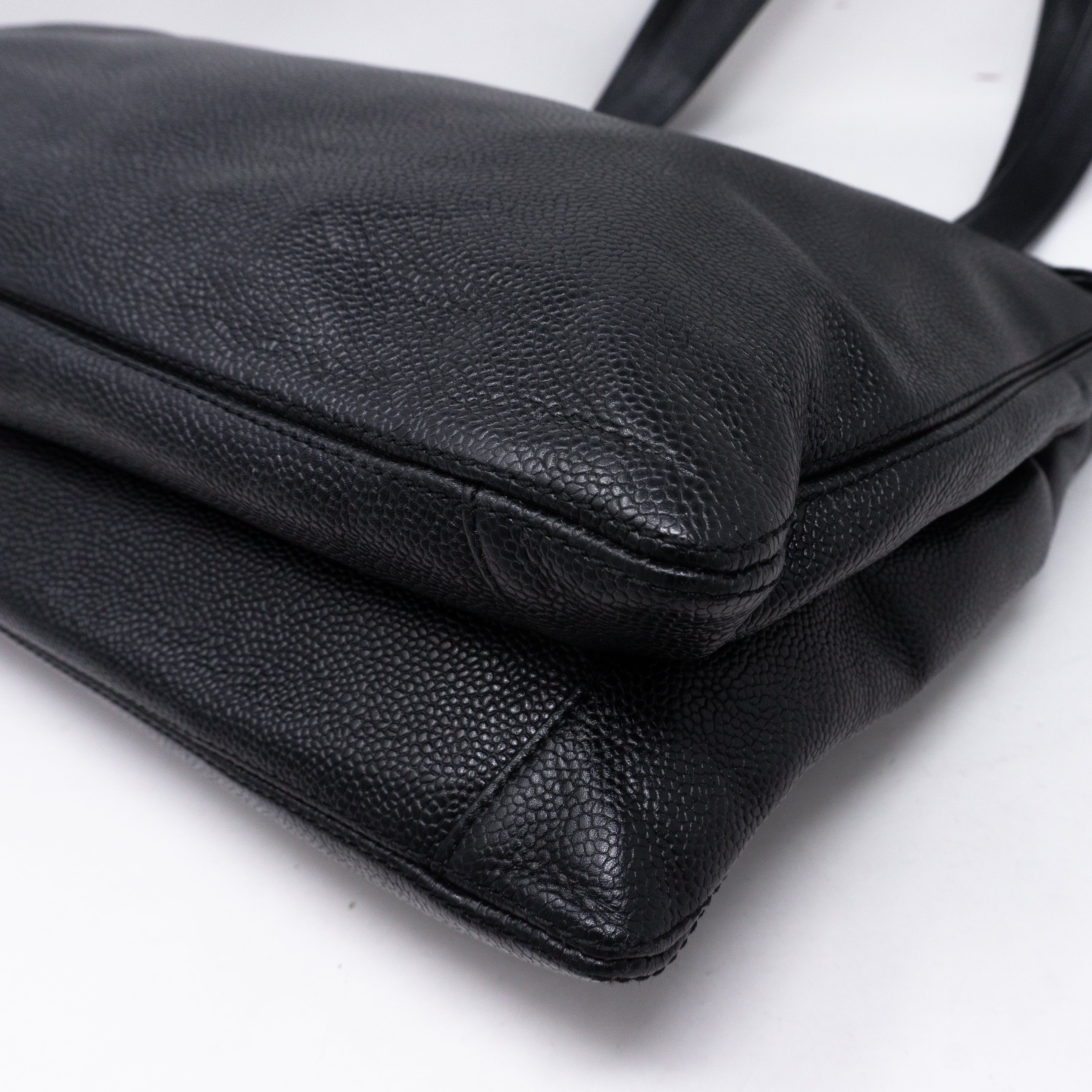 CC Shoulder Tote Black Caviar