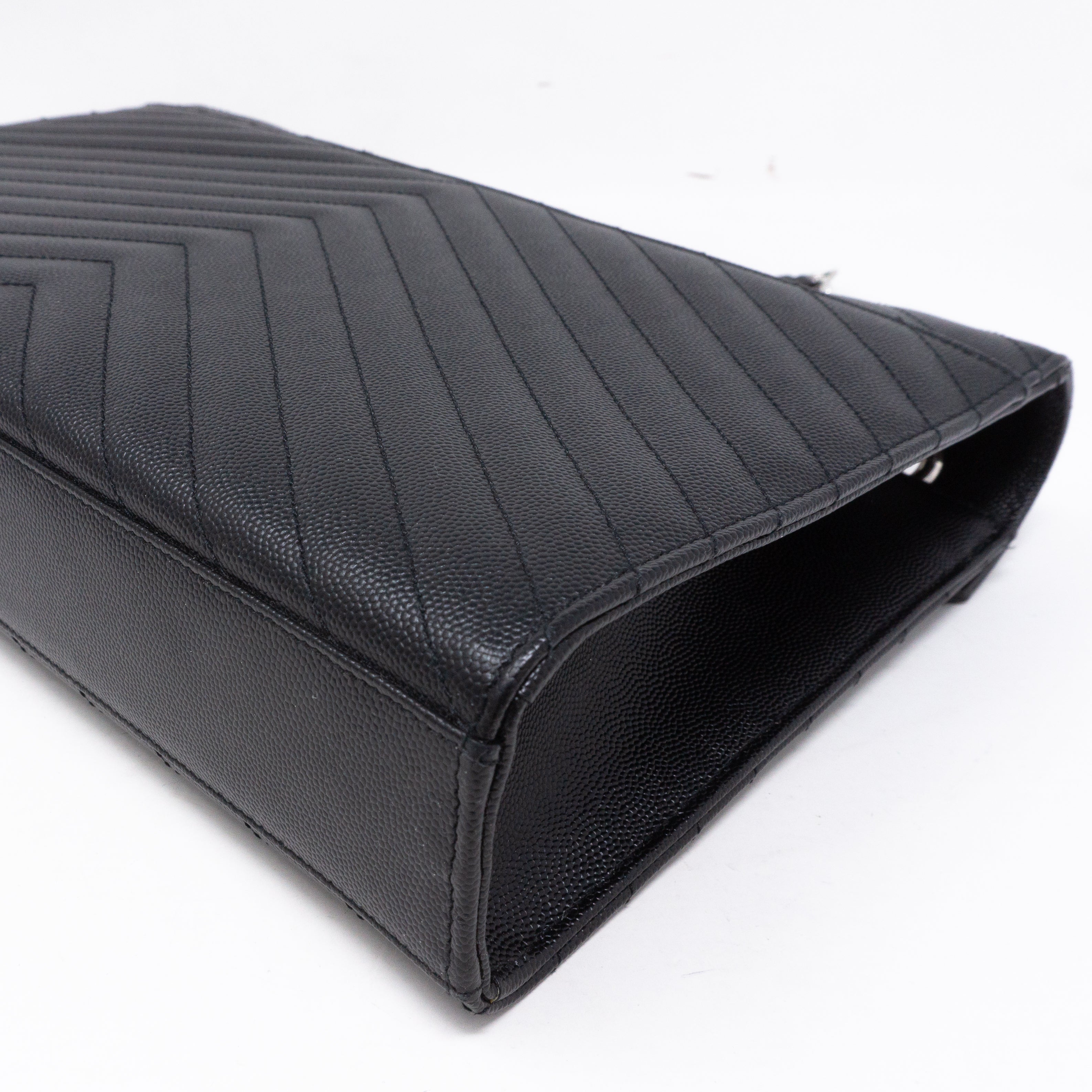 Envelope Large Chevron Leather Black