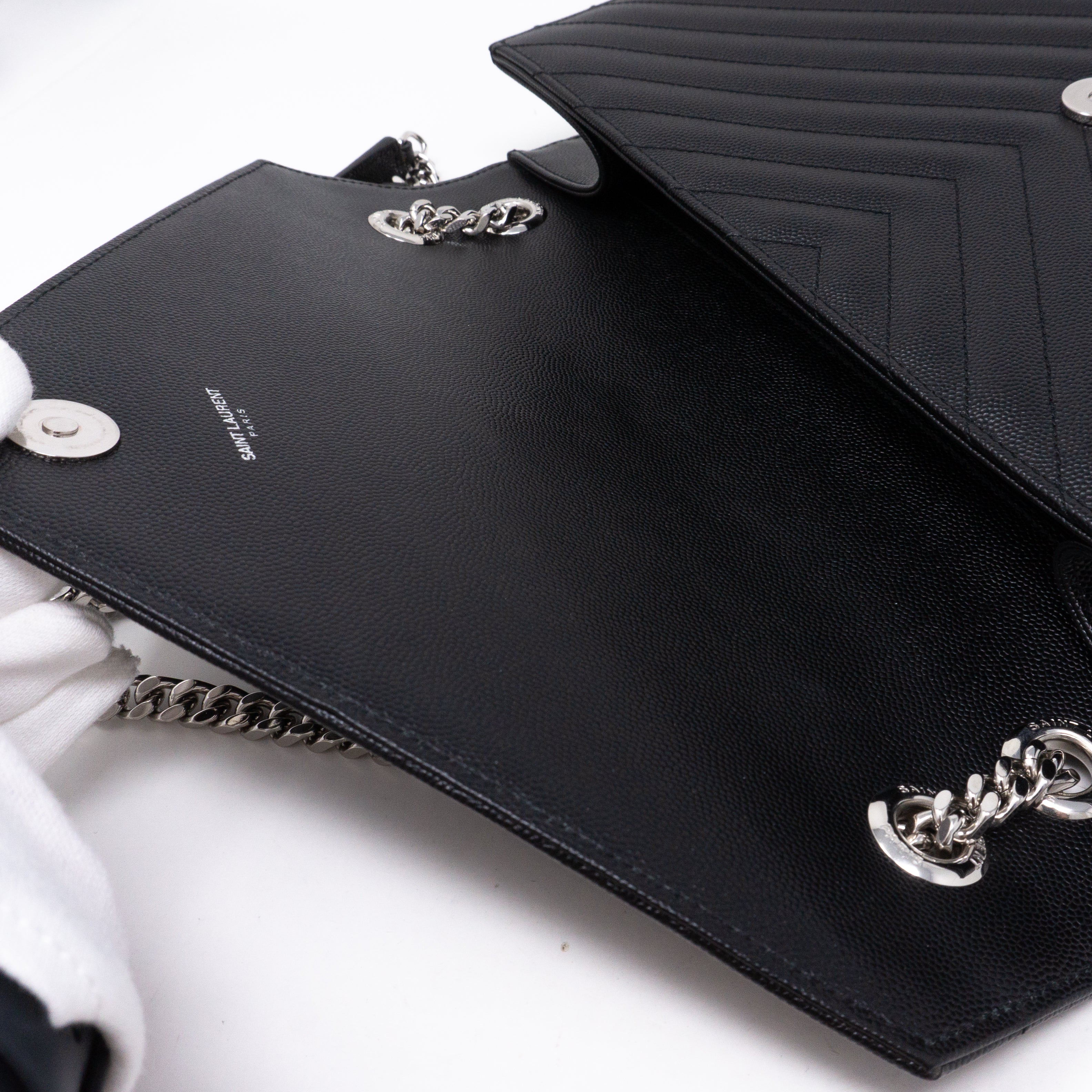 Envelope Large Chevron Leather Black