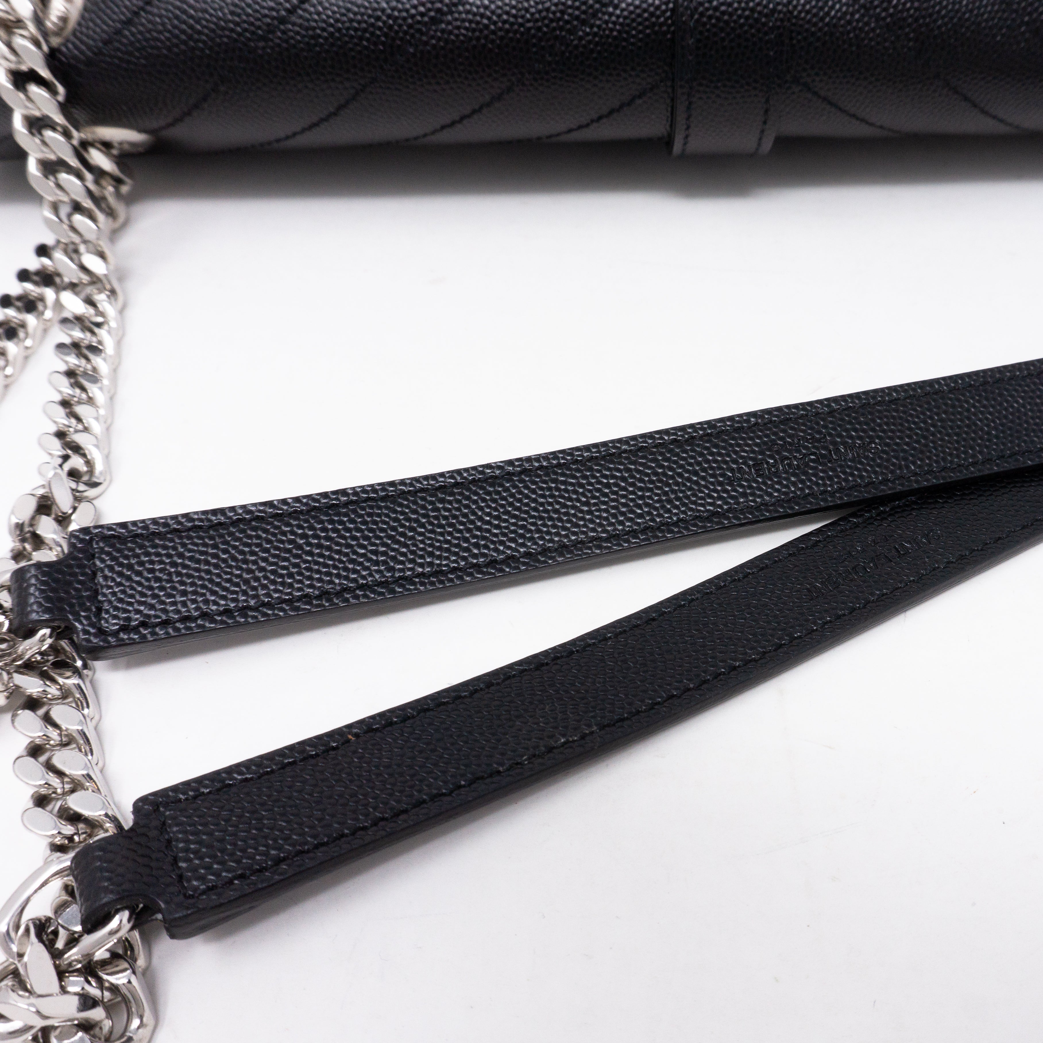 Envelope Large Chevron Leather Black