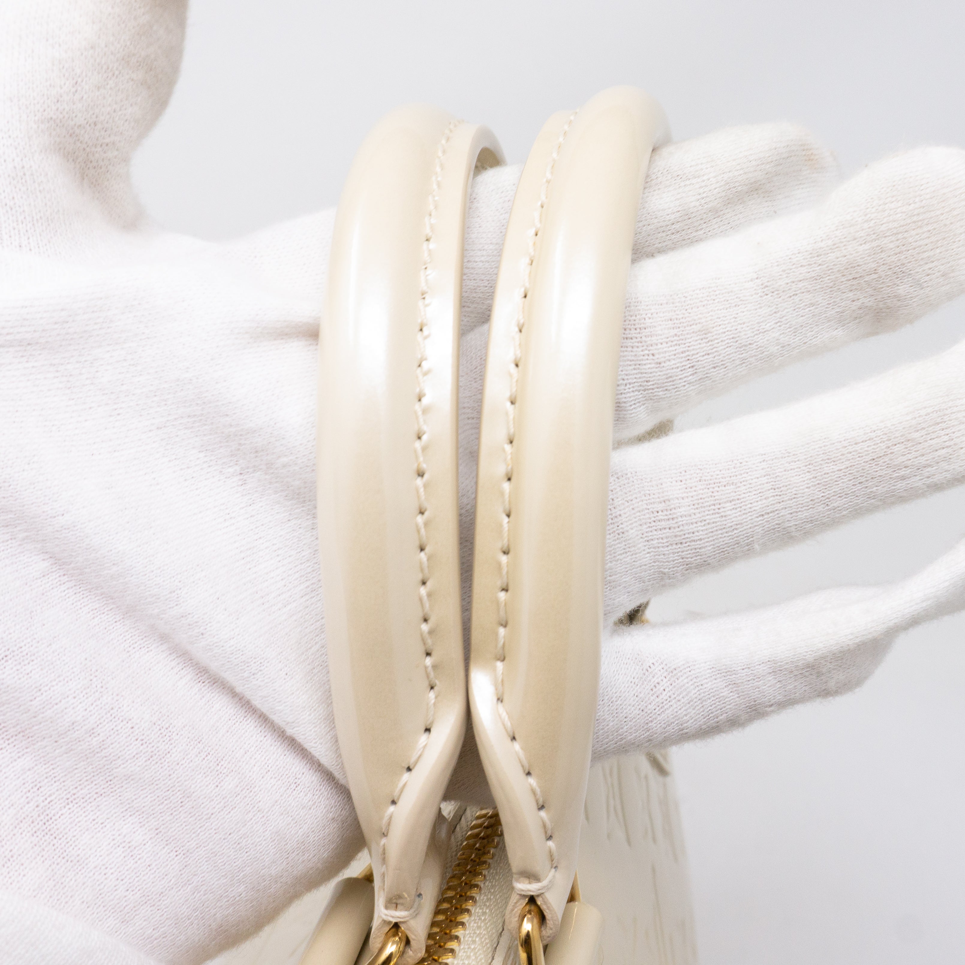 Alma PM Vernis Blanc Corail