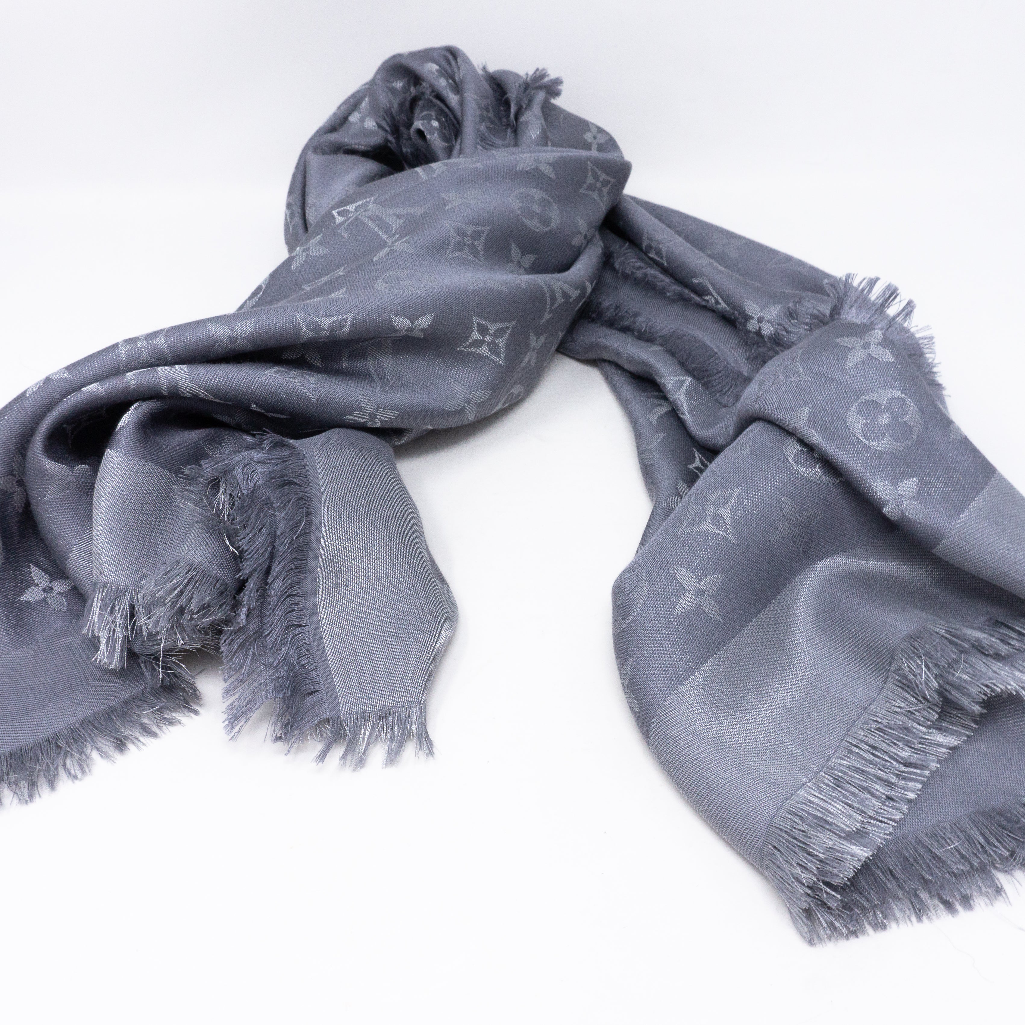 Monogram Shine Shawl Anthracite