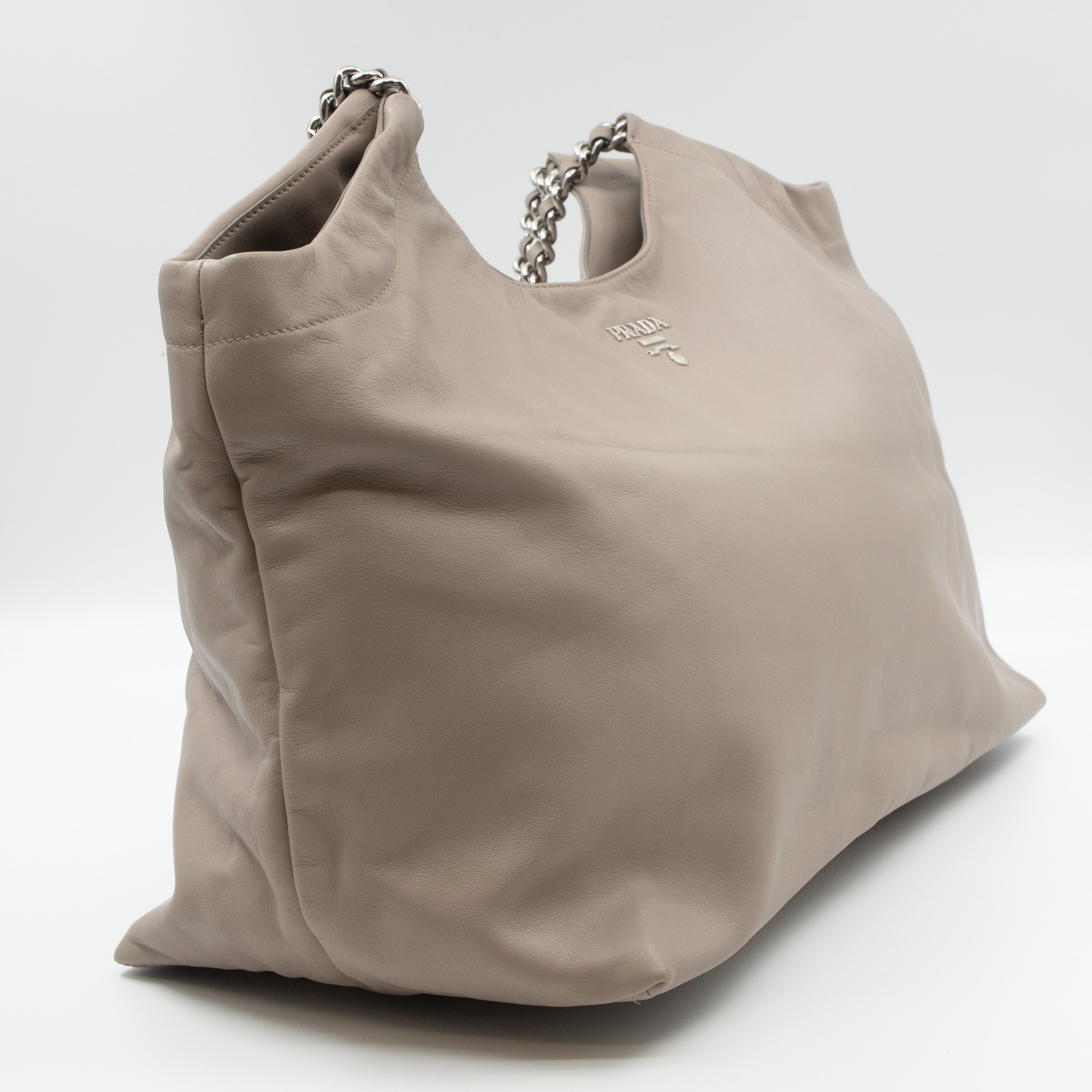 Soft Chain Tote Gray Leather
