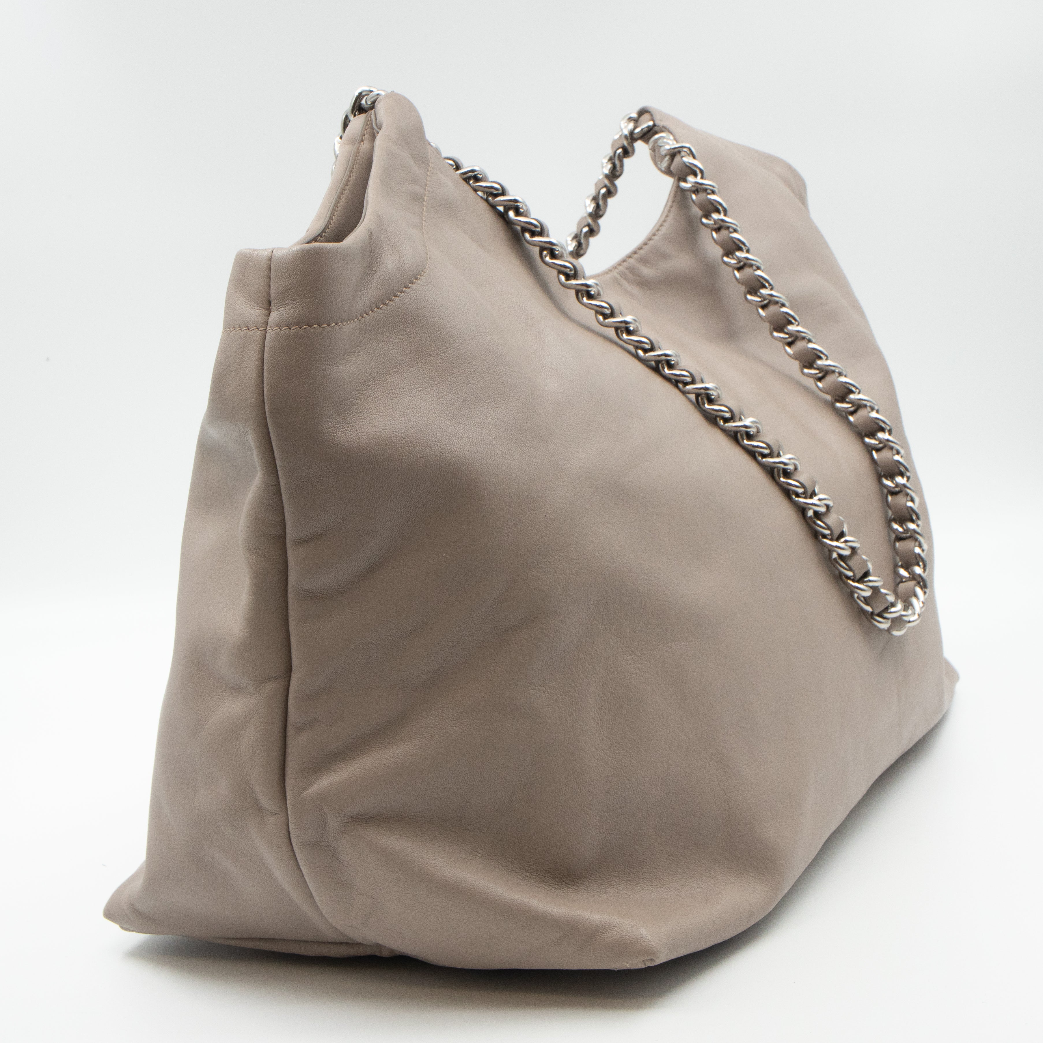 Soft Chain Tote Gray Leather