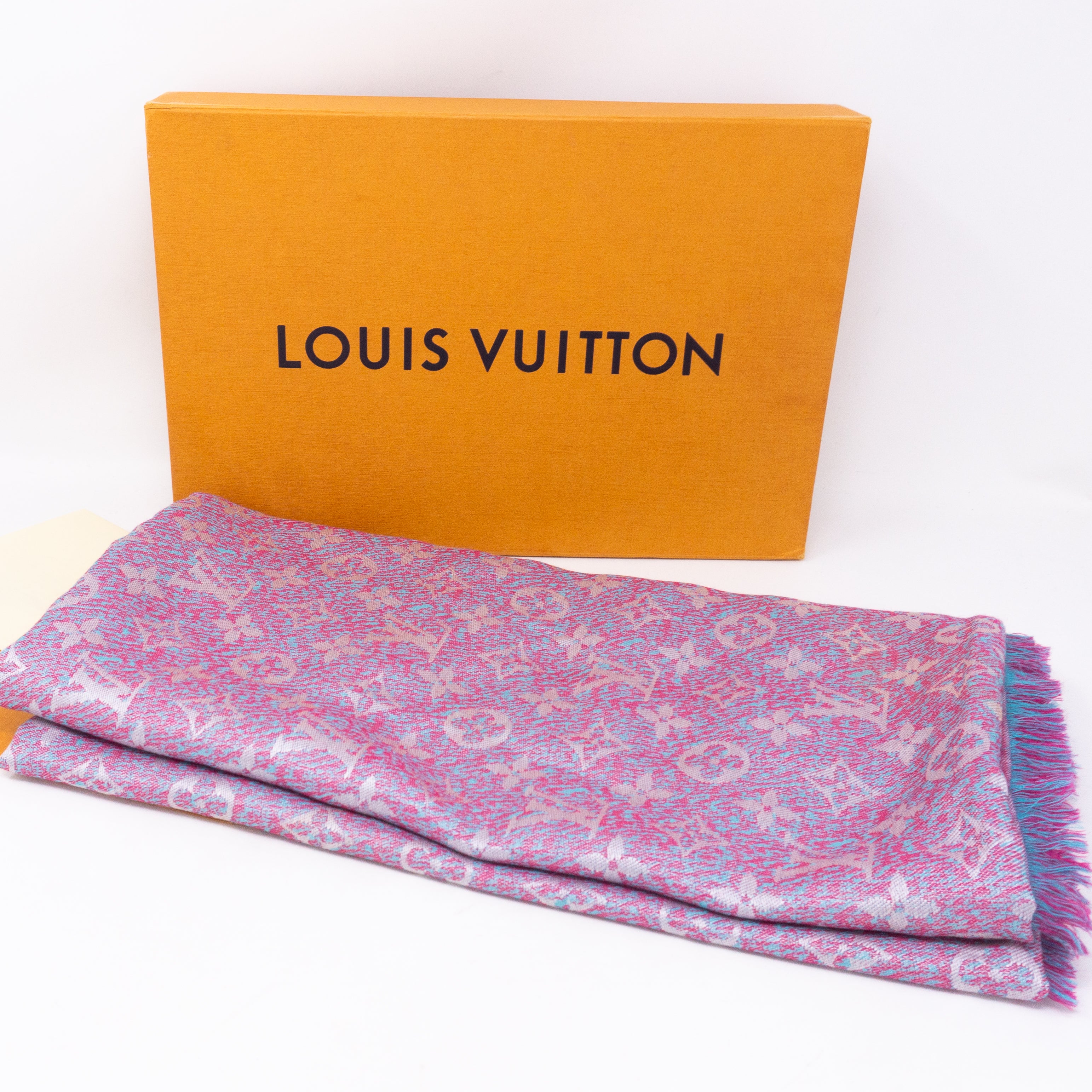 Vintagequeen - Louis Vuitton Monogram Shawl i nydelig dus