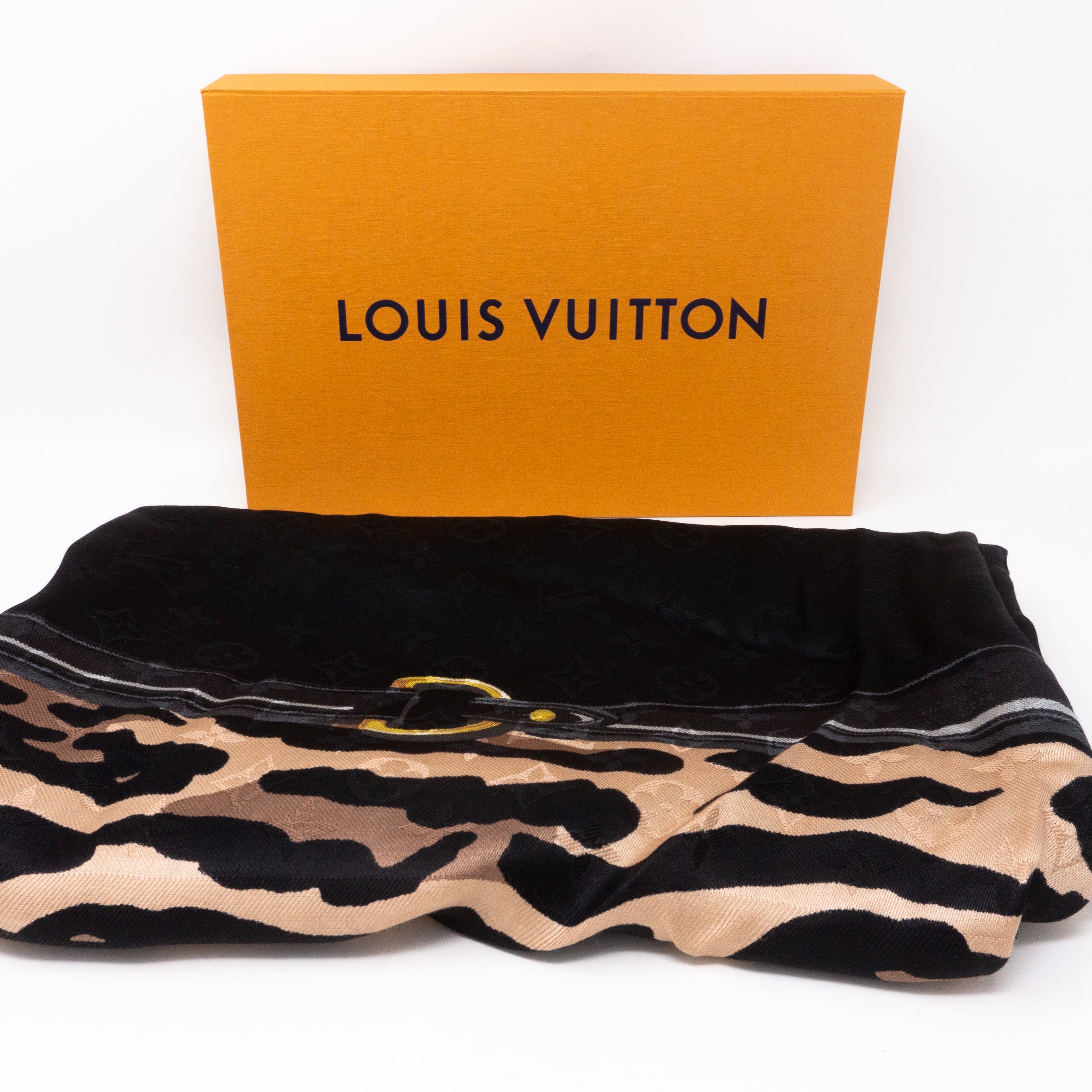 Monogram Shawl Leogram Black
