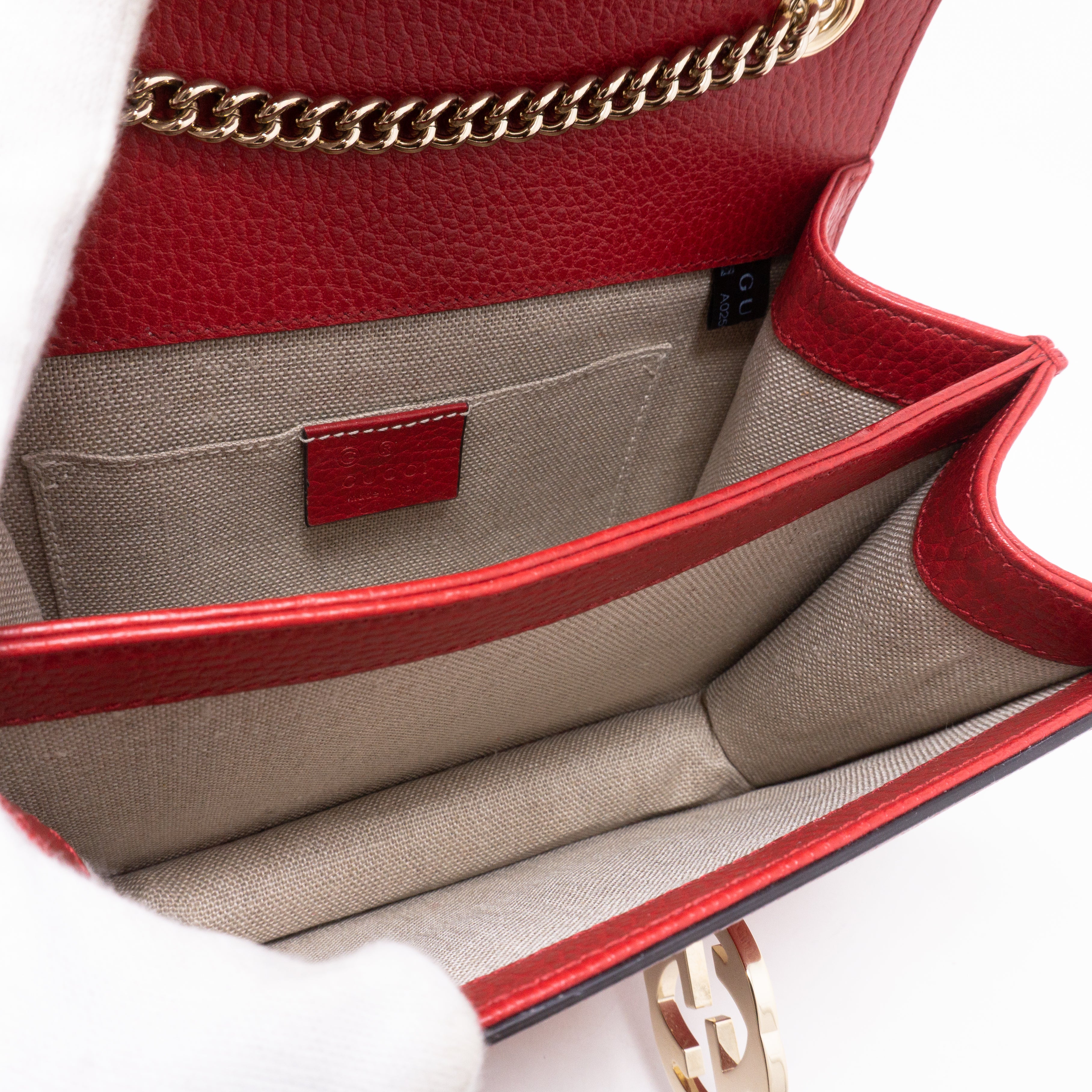 Interlocking GG Flap Small Bag Red Leather