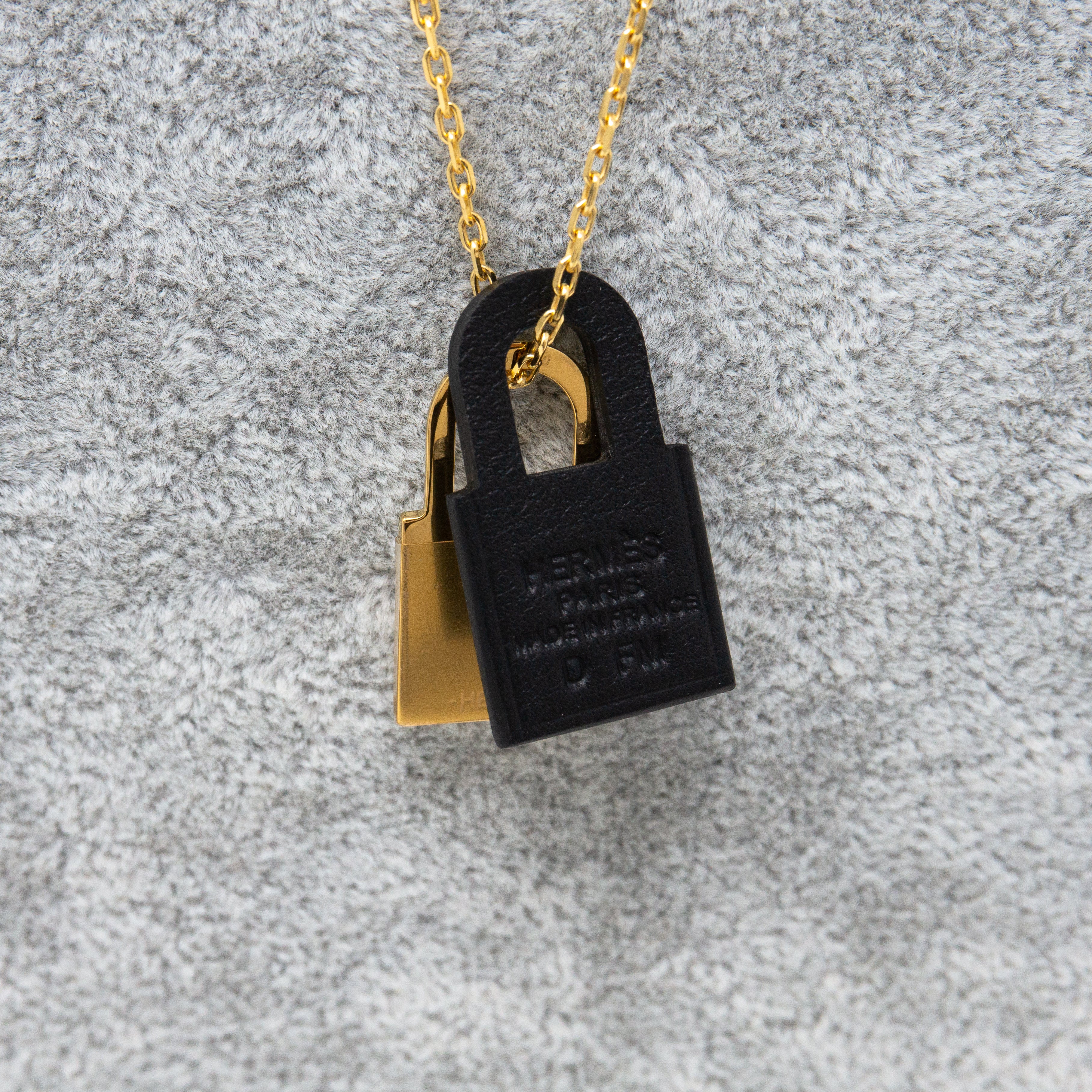 O'Kelly Pendant Gold Black