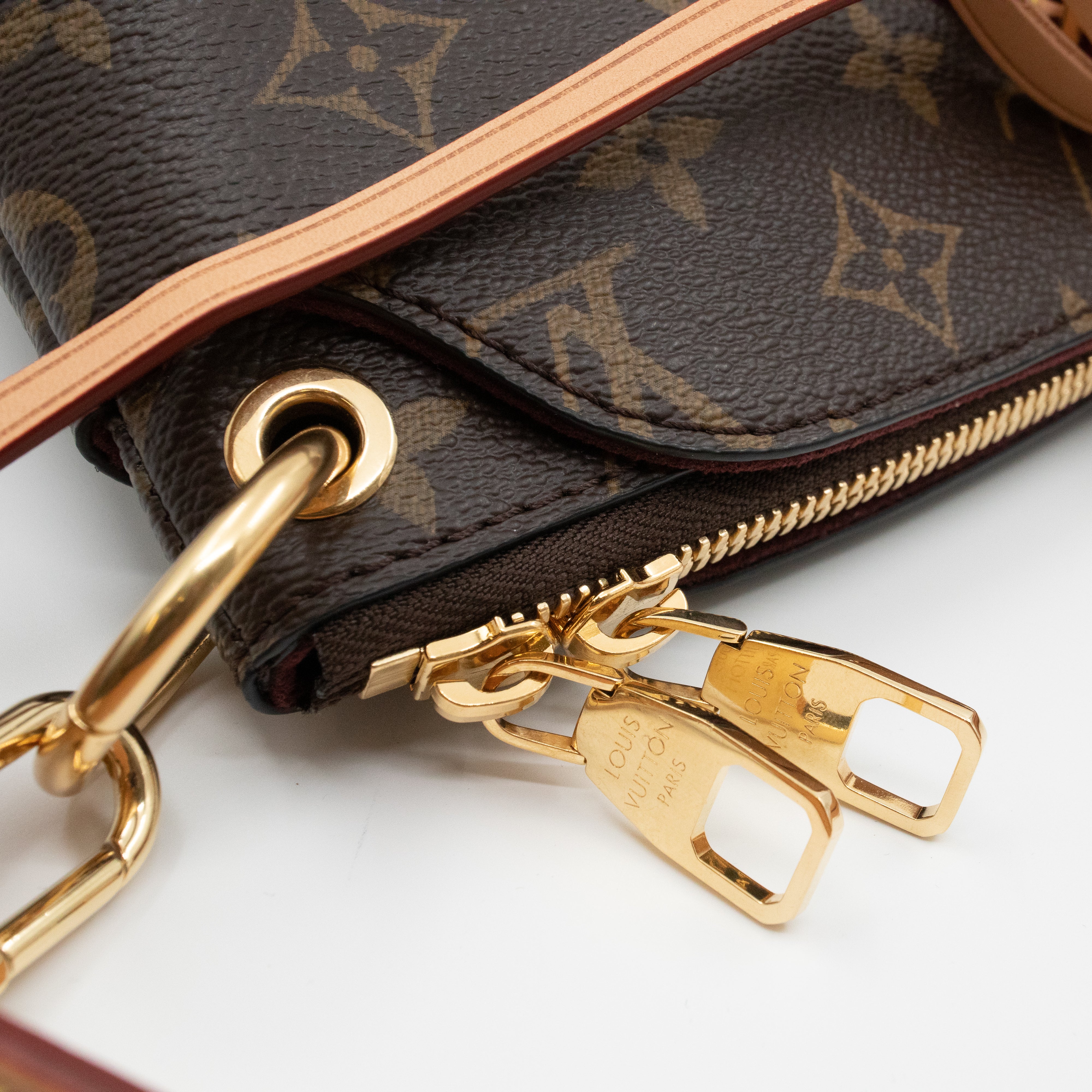 Flower Zipped Tote MM Monogram Beige