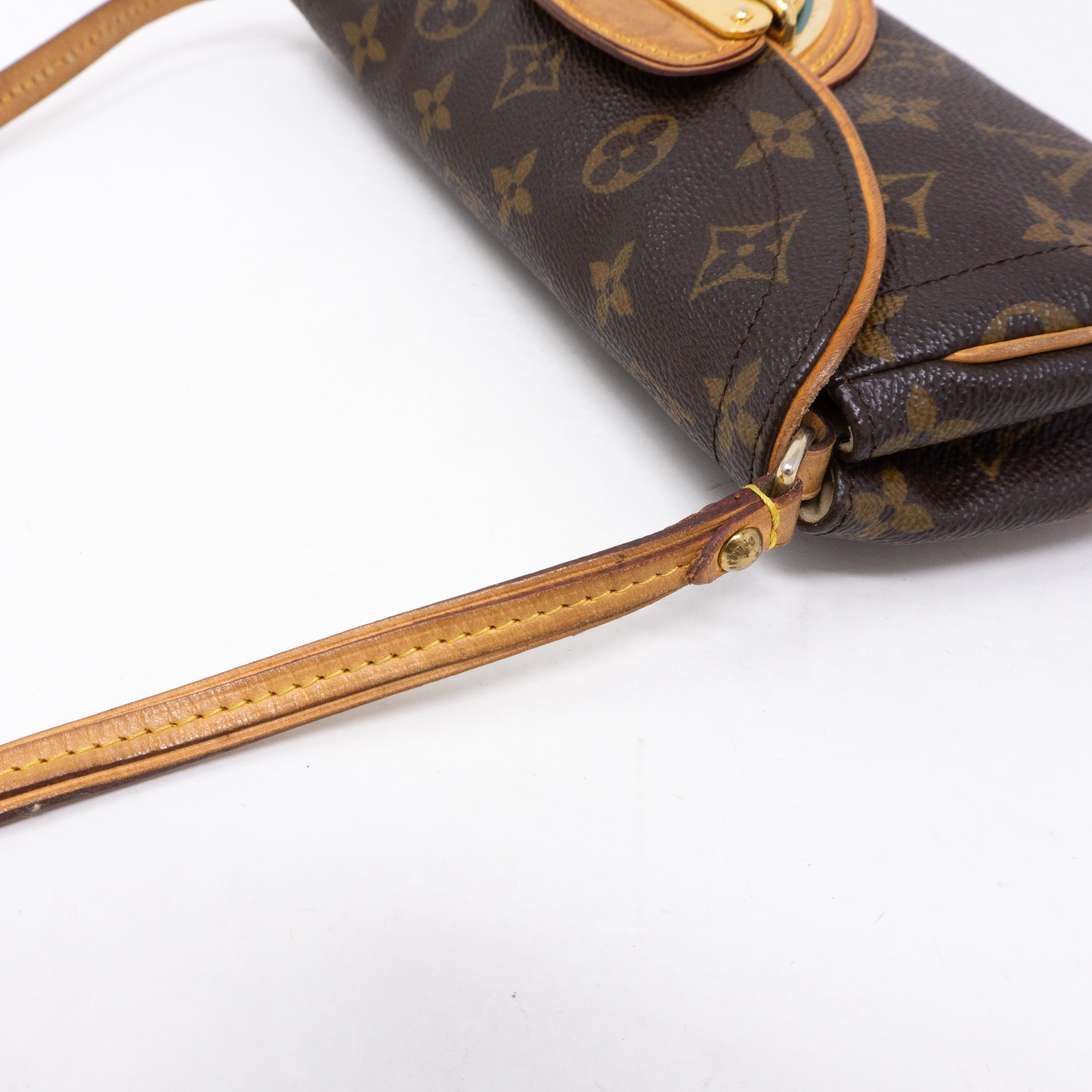 Pochette Beverly Monogram
