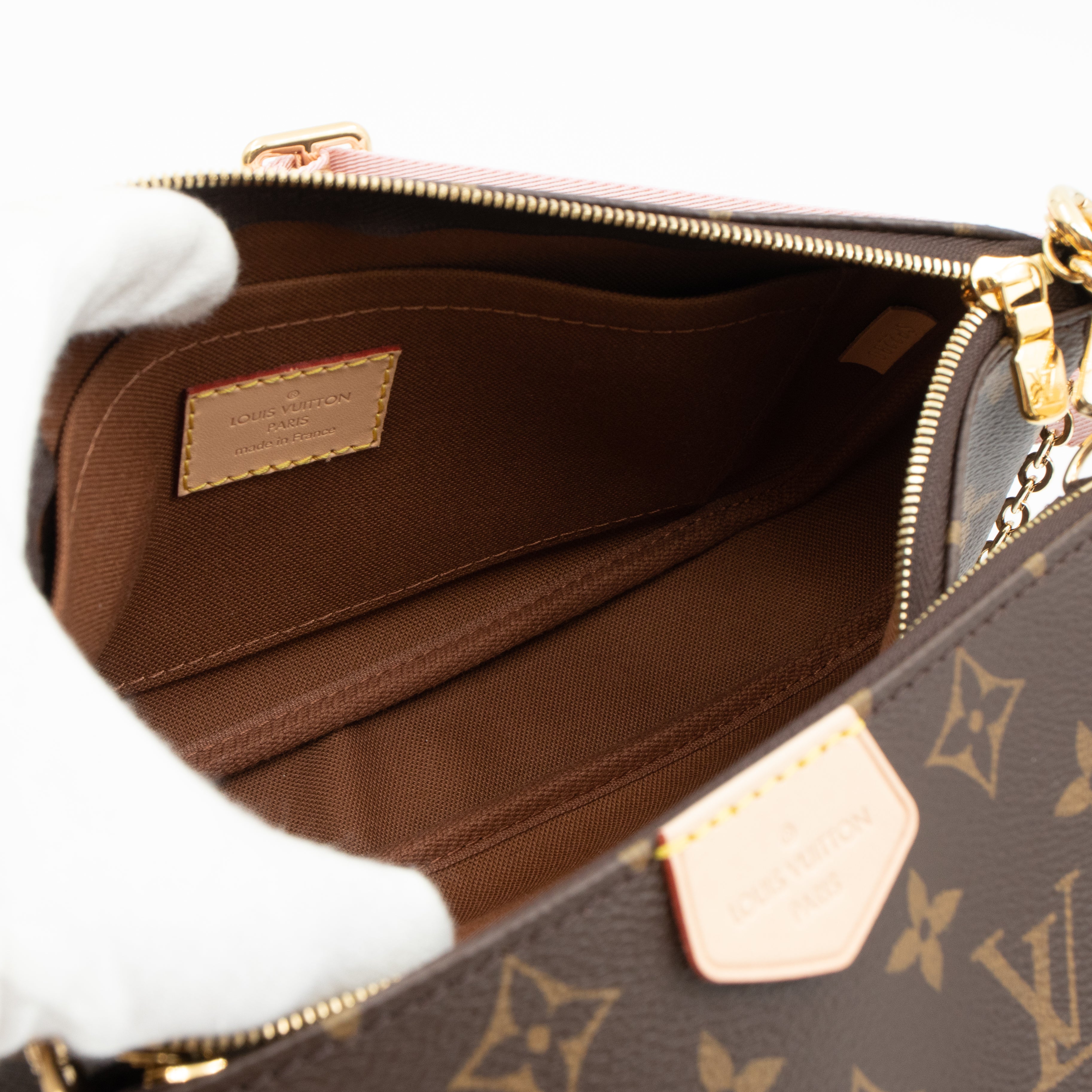 Multi Pochette Accessoires Monogram World Tour