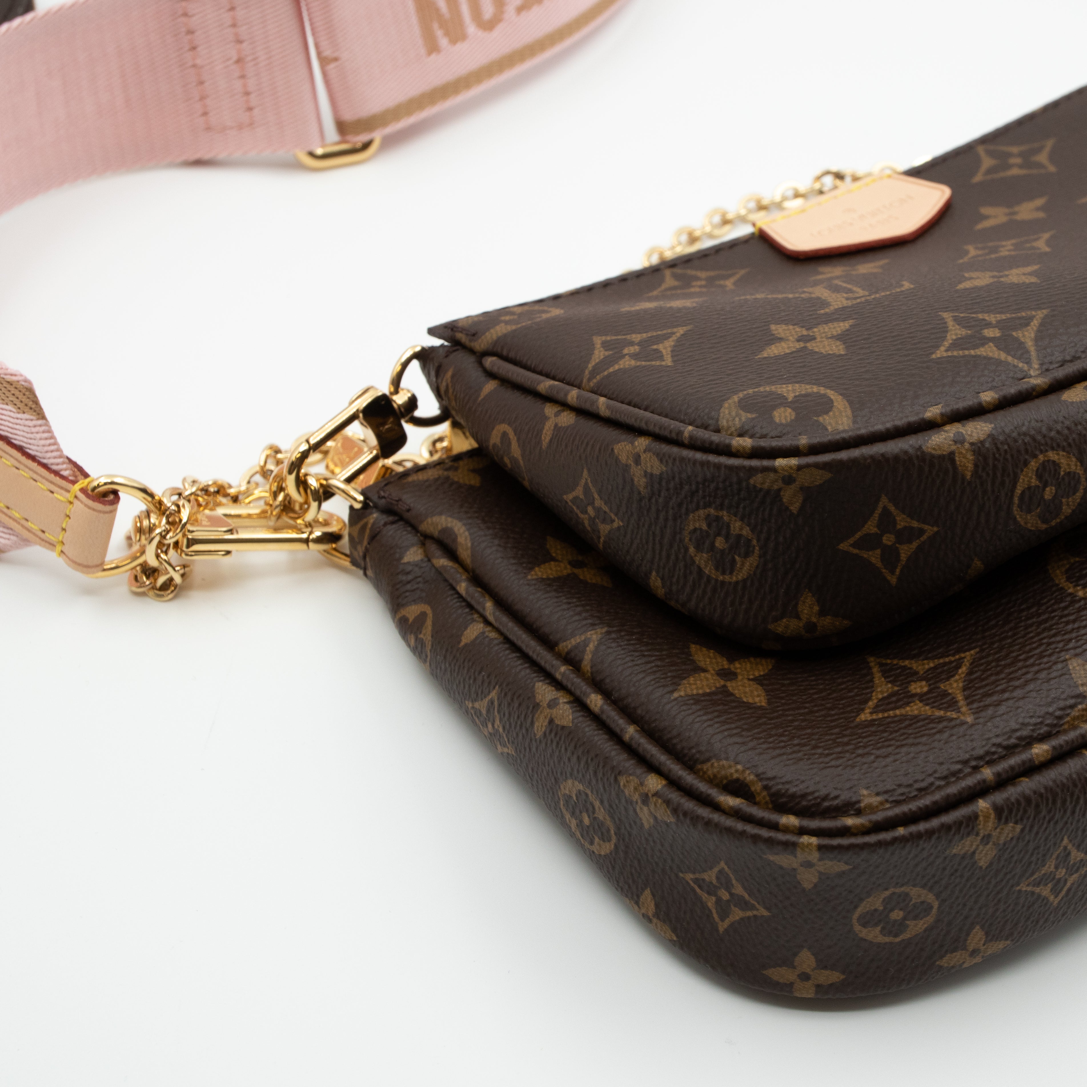 Multi Pochette Accessoires Monogram World Tour