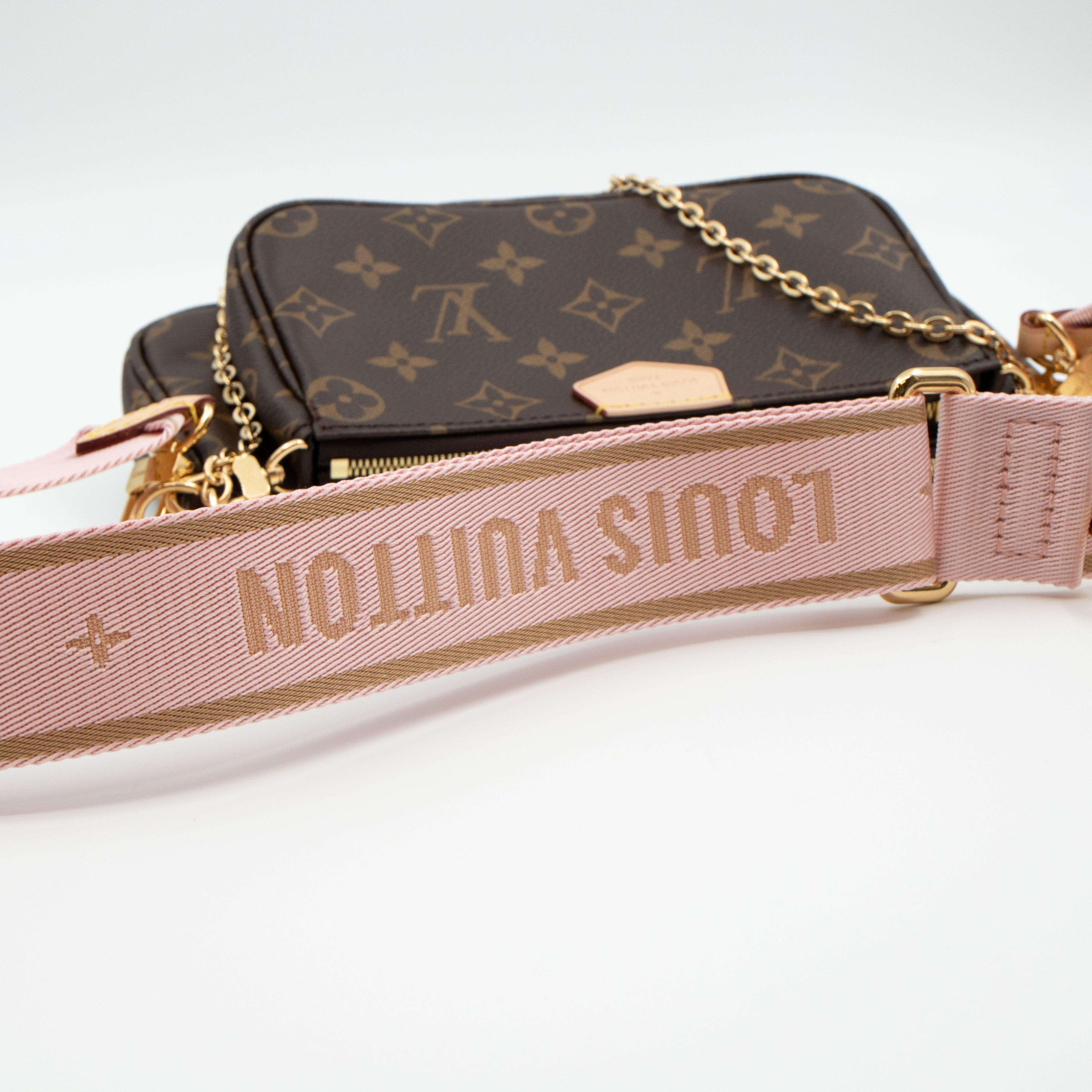 Multi Pochette Accessoires Monogram World Tour