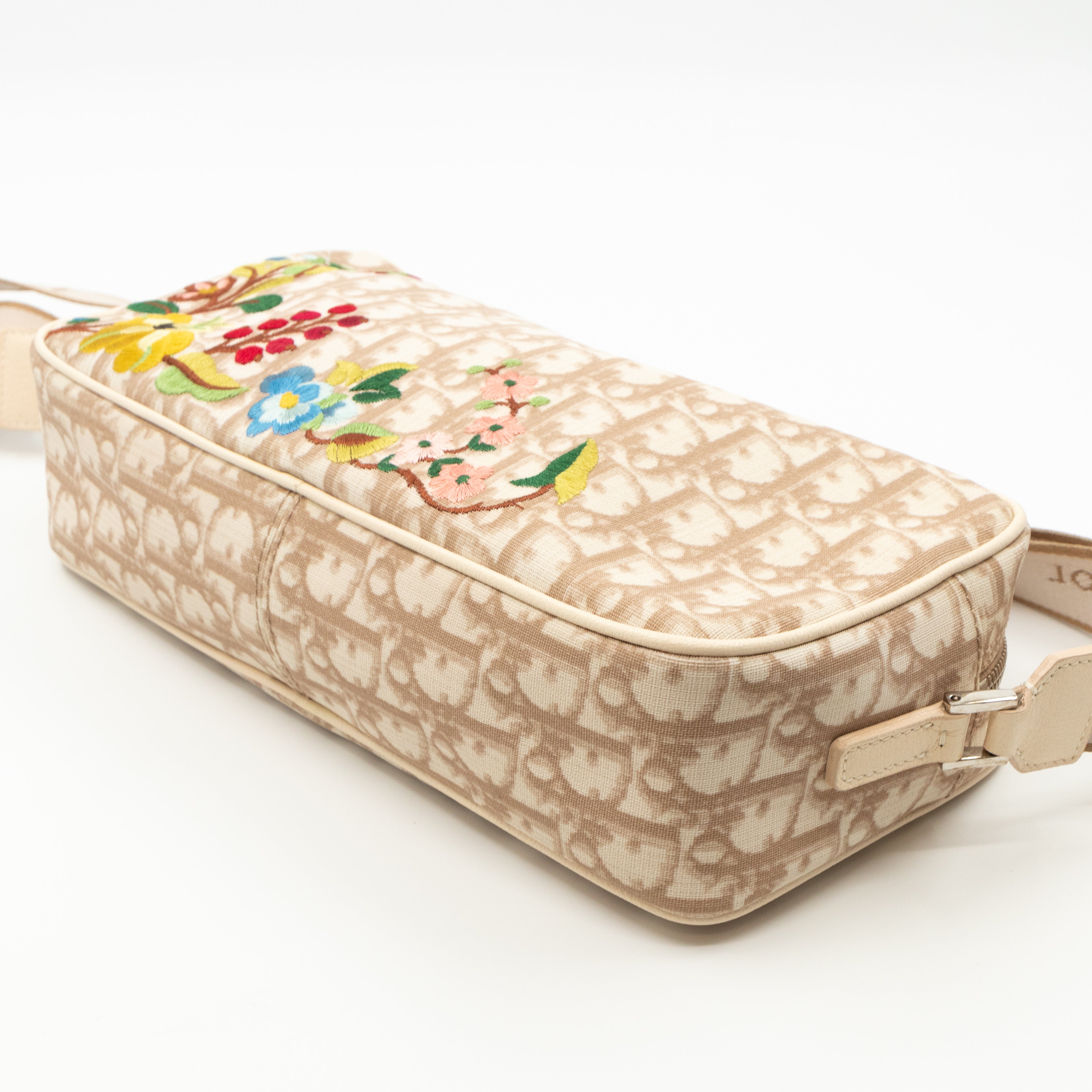 Shoulder Bag Embroidered Flowers Beige Monogram