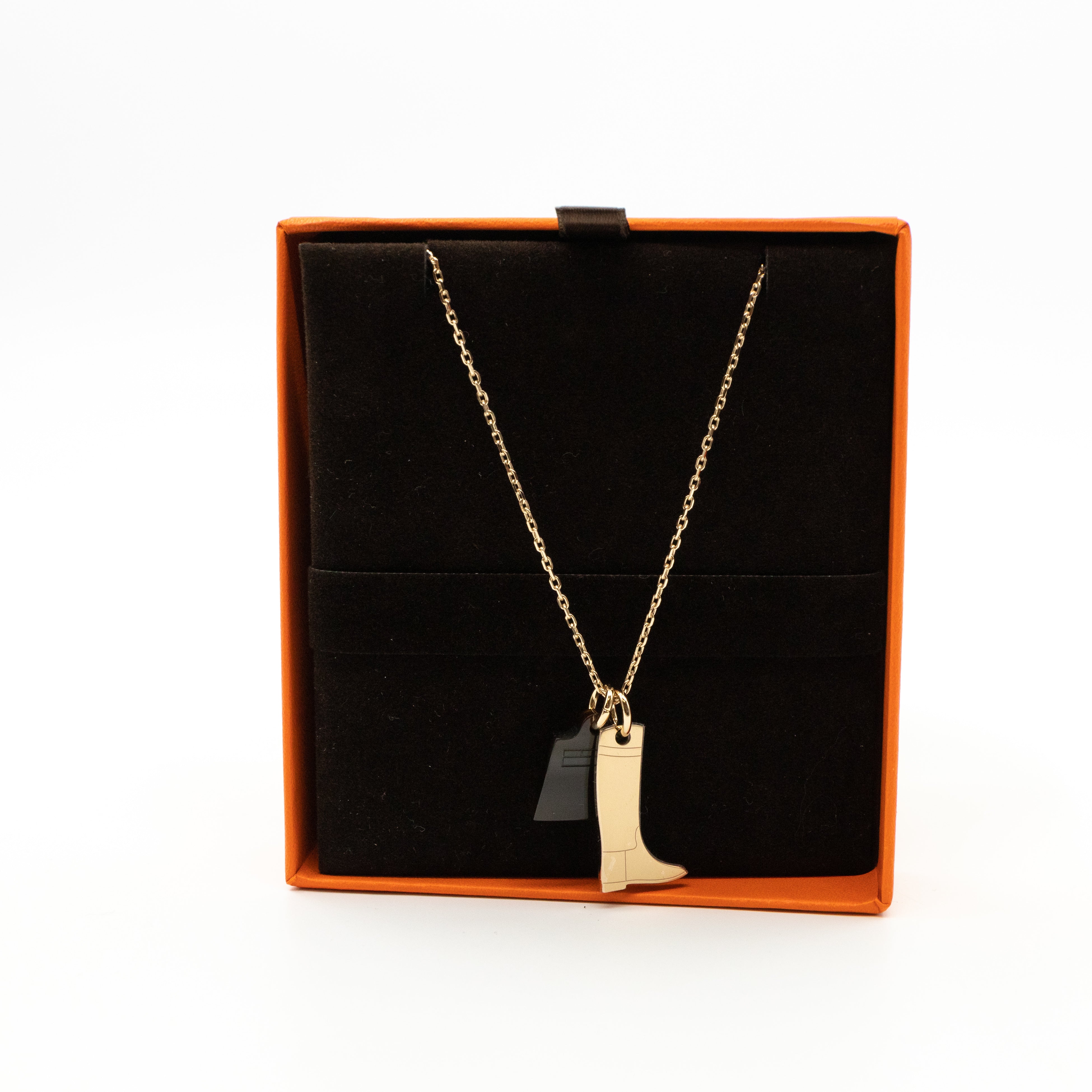 Amulette Maroquinier Pendant Small