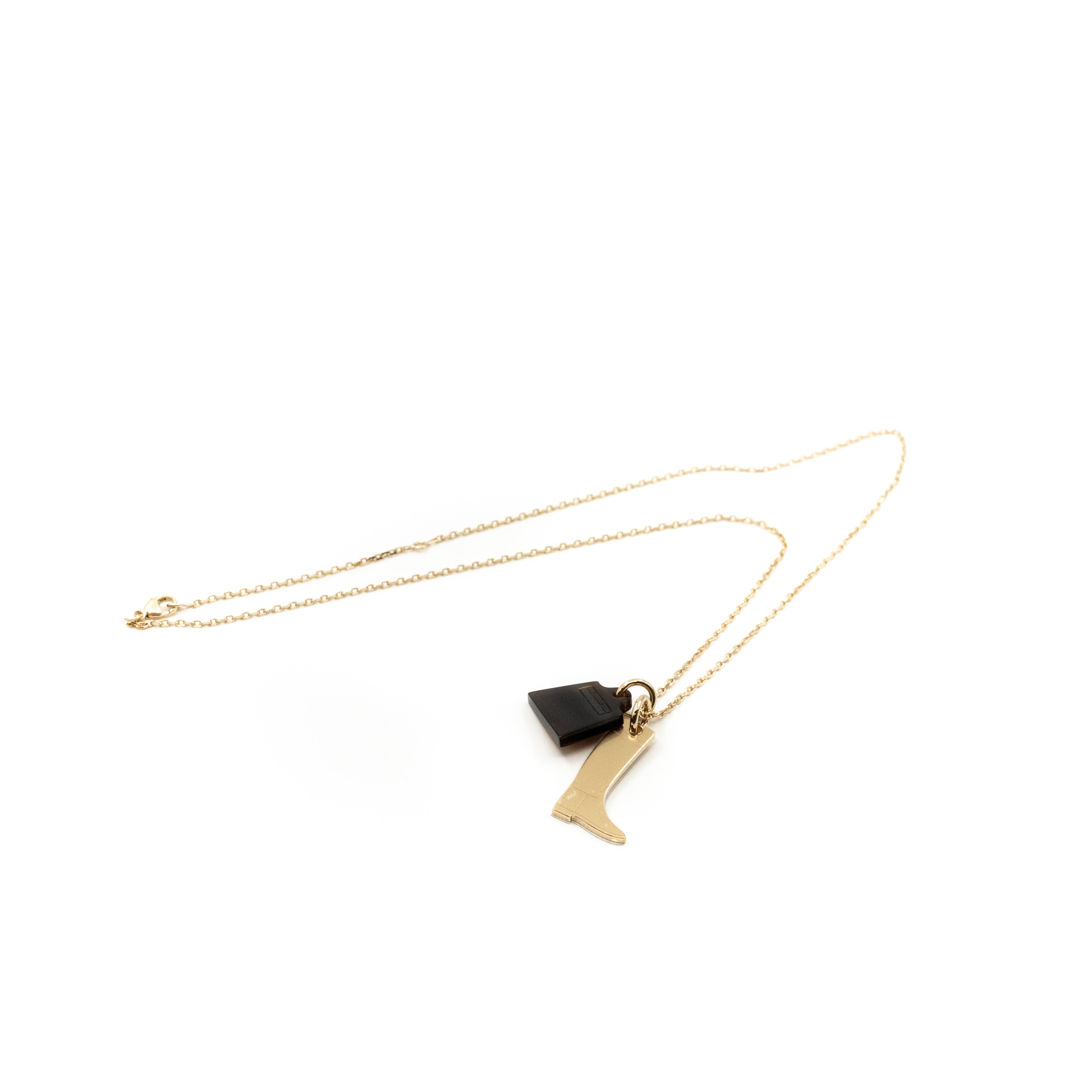Amulette Maroquinier Pendant Small