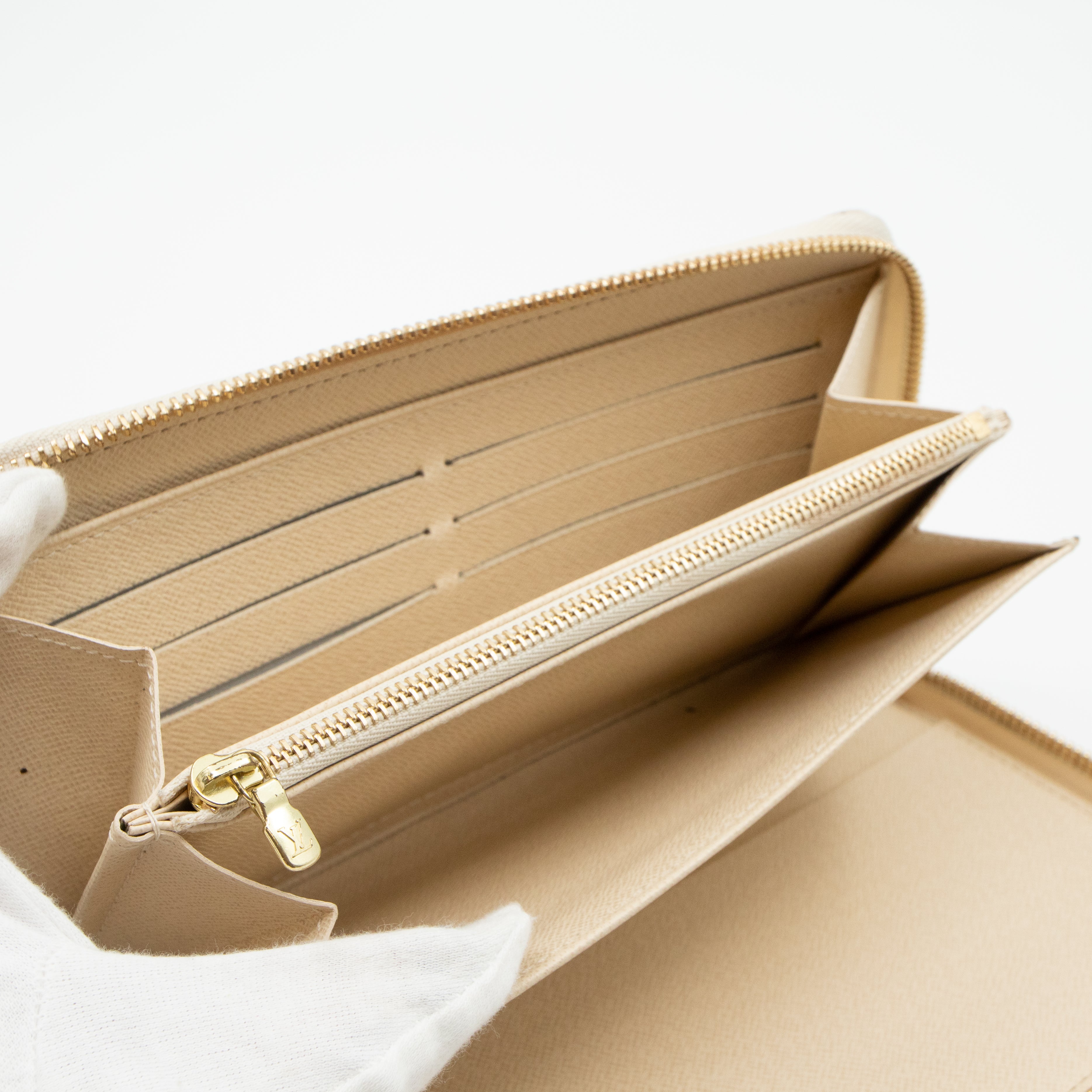 Zippy Organizer Wallet Damier Azur