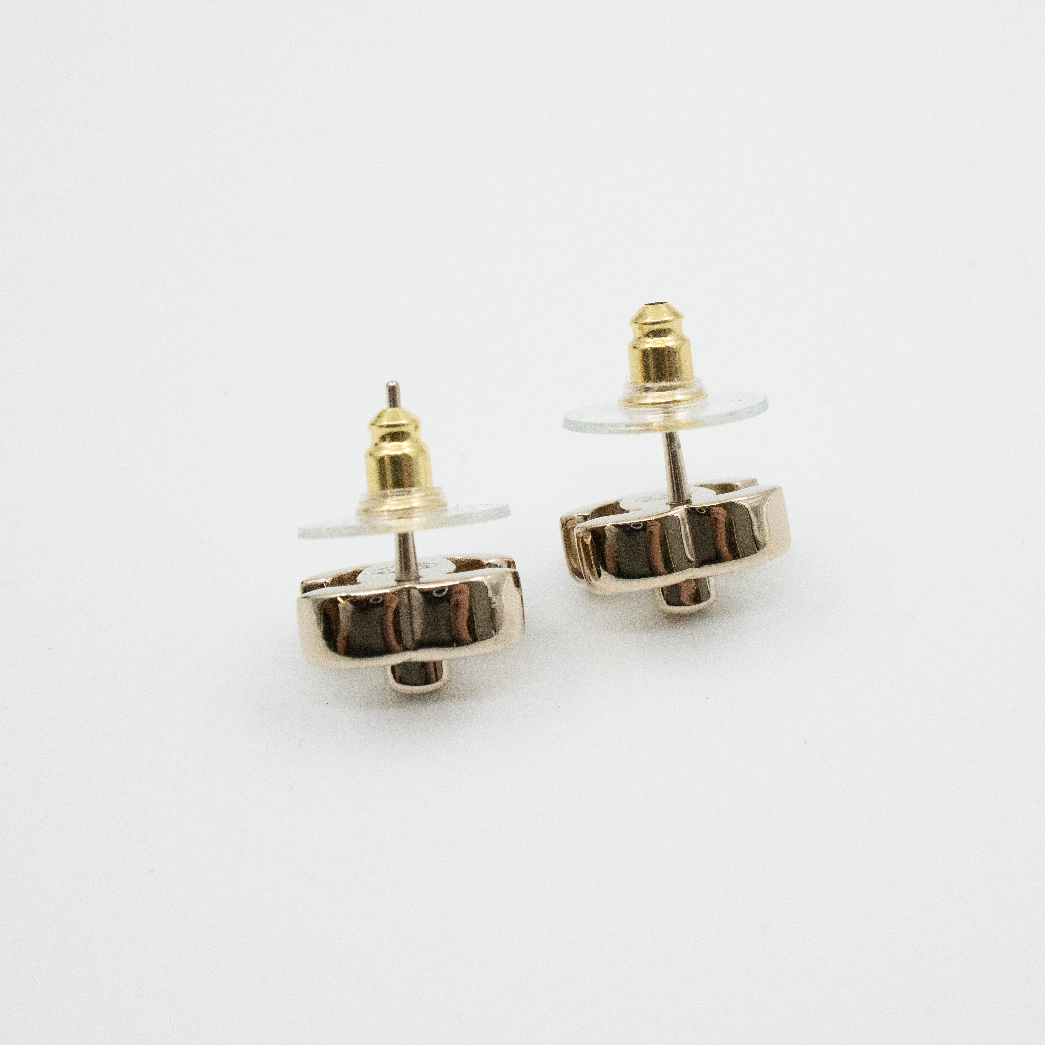 CC Turn Lock Earrings Silver