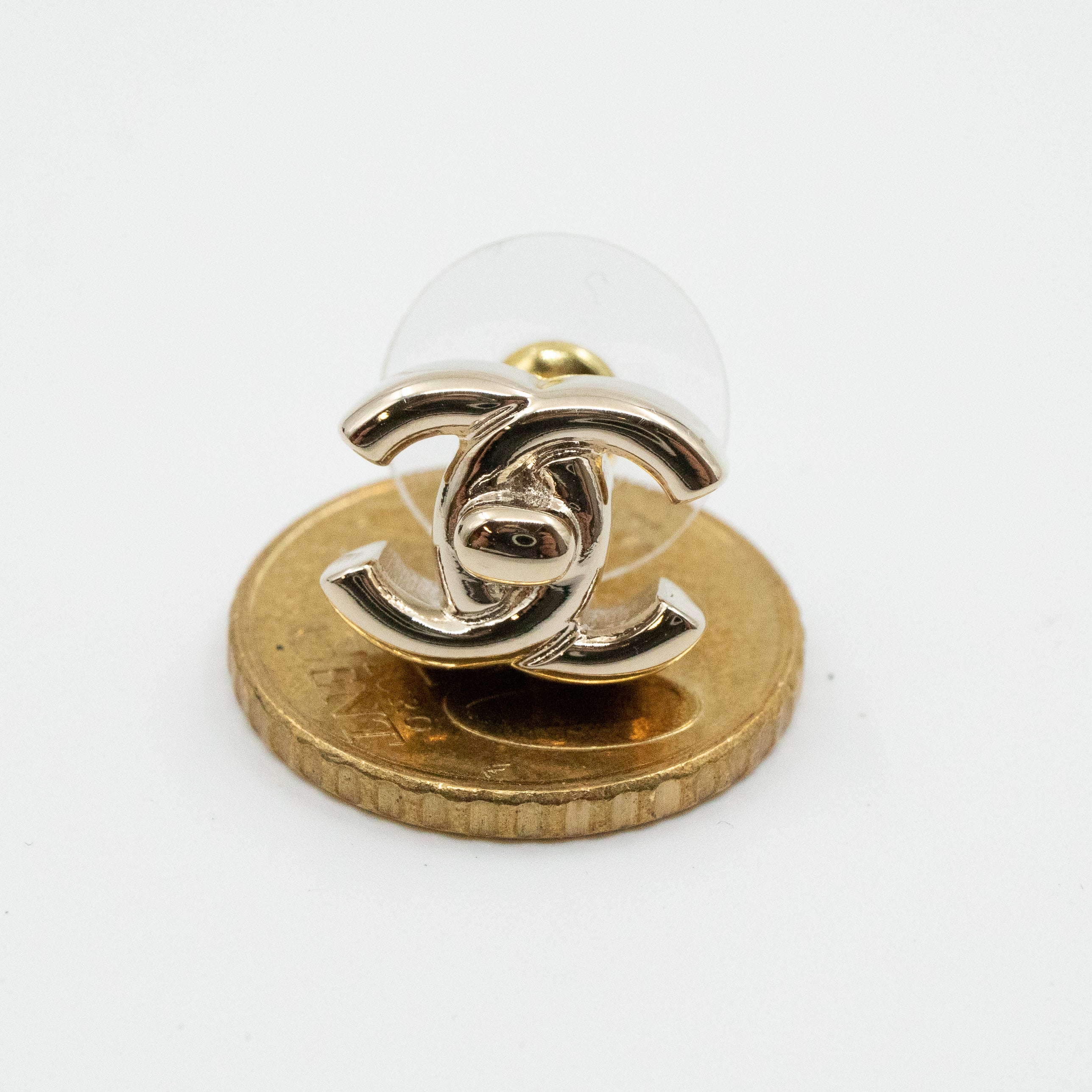 CC Turn Lock Earrings Silver