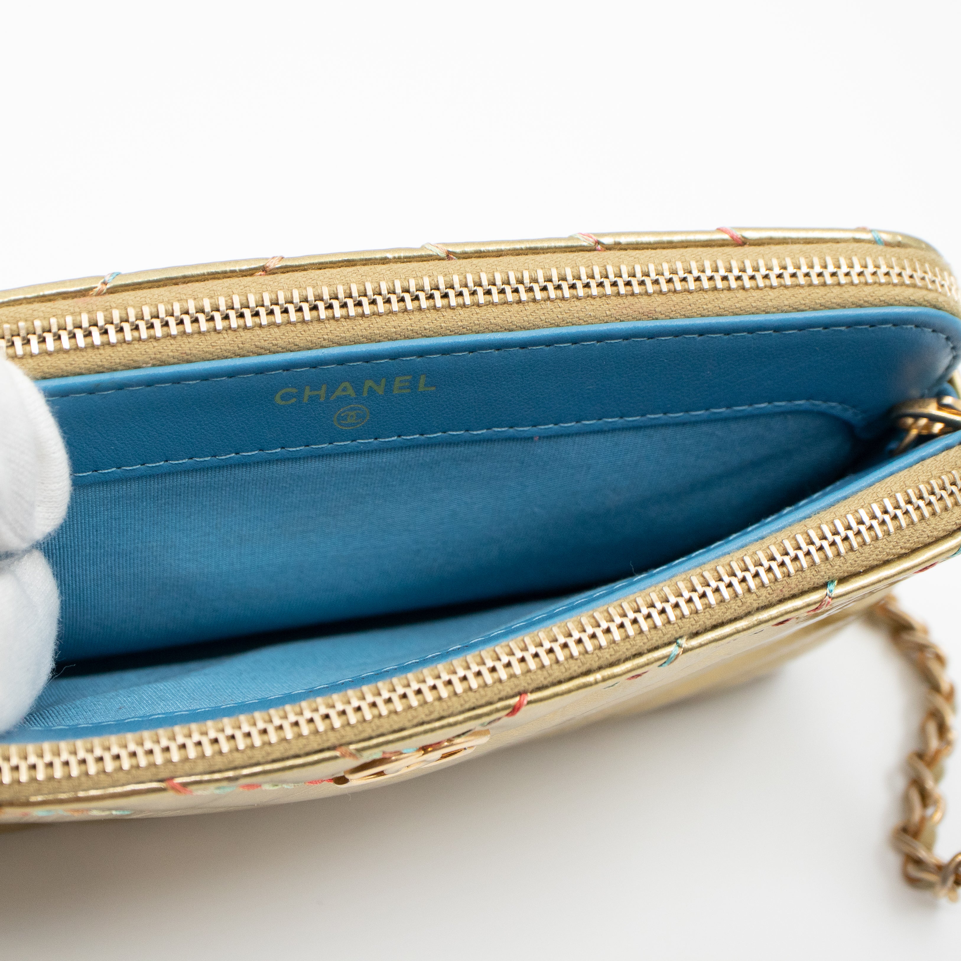 Clutch On Chain Metallic Leather Gold