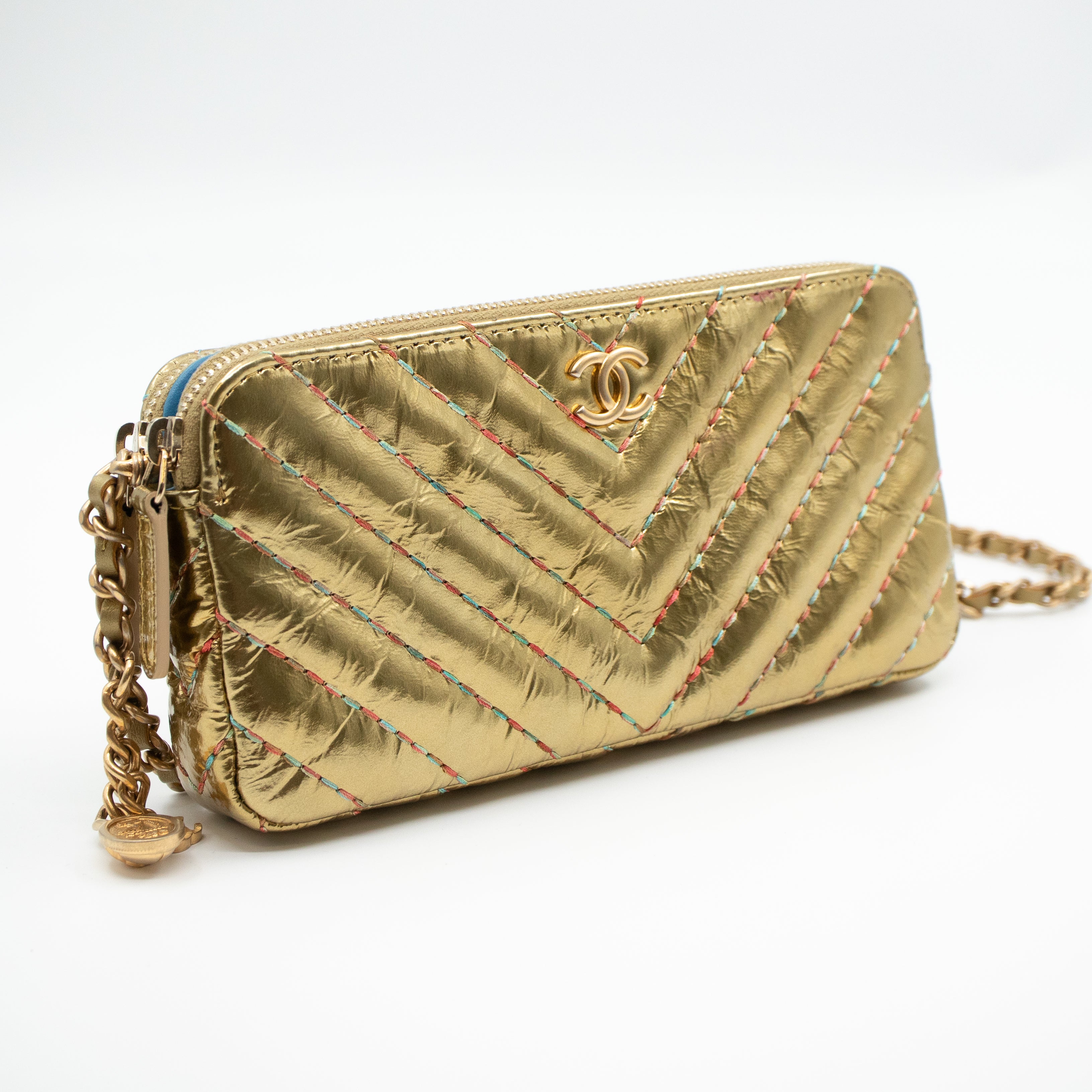 Clutch On Chain Metallic Leather Gold
