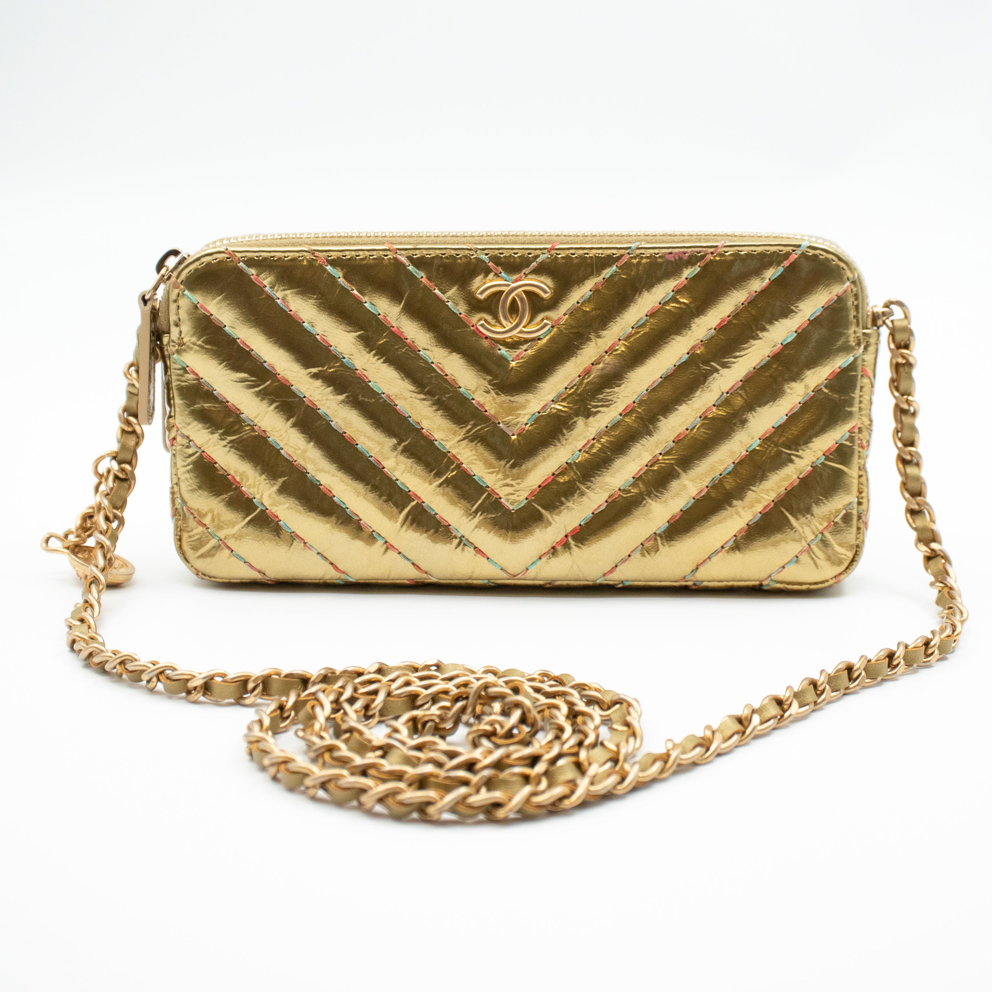 Clutch On Chain Metallic Leather Gold