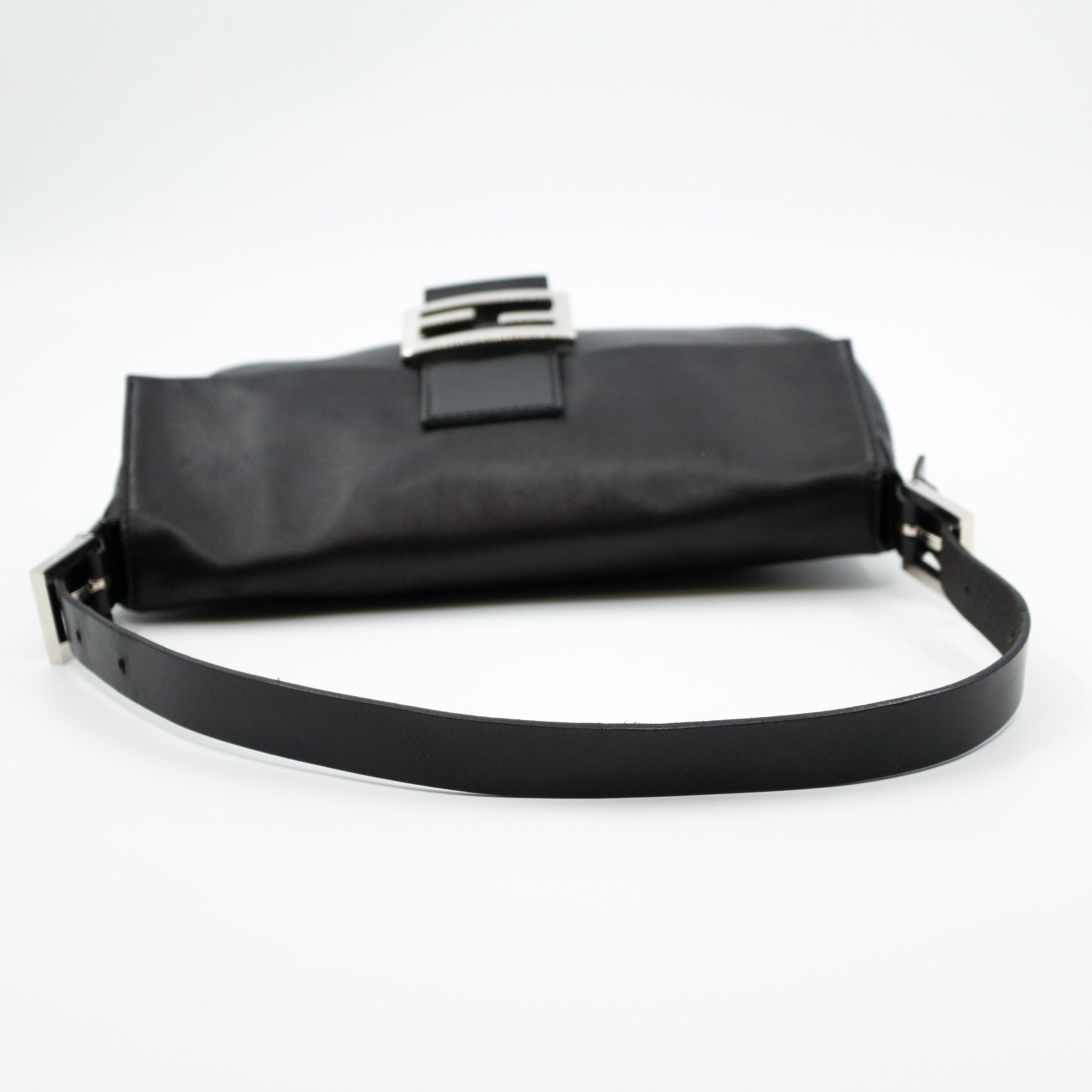 Baguette Black Leather