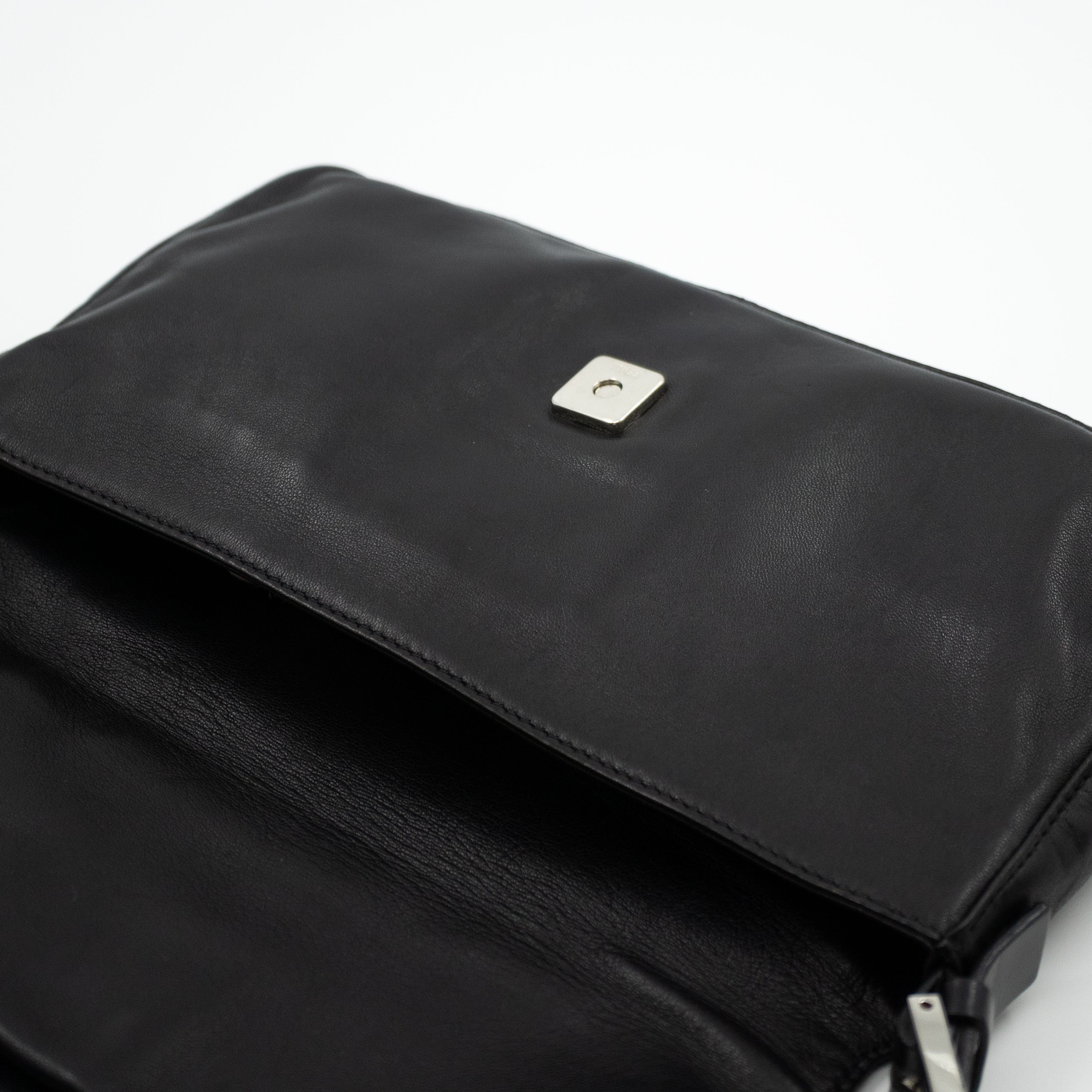 Baguette Black Leather