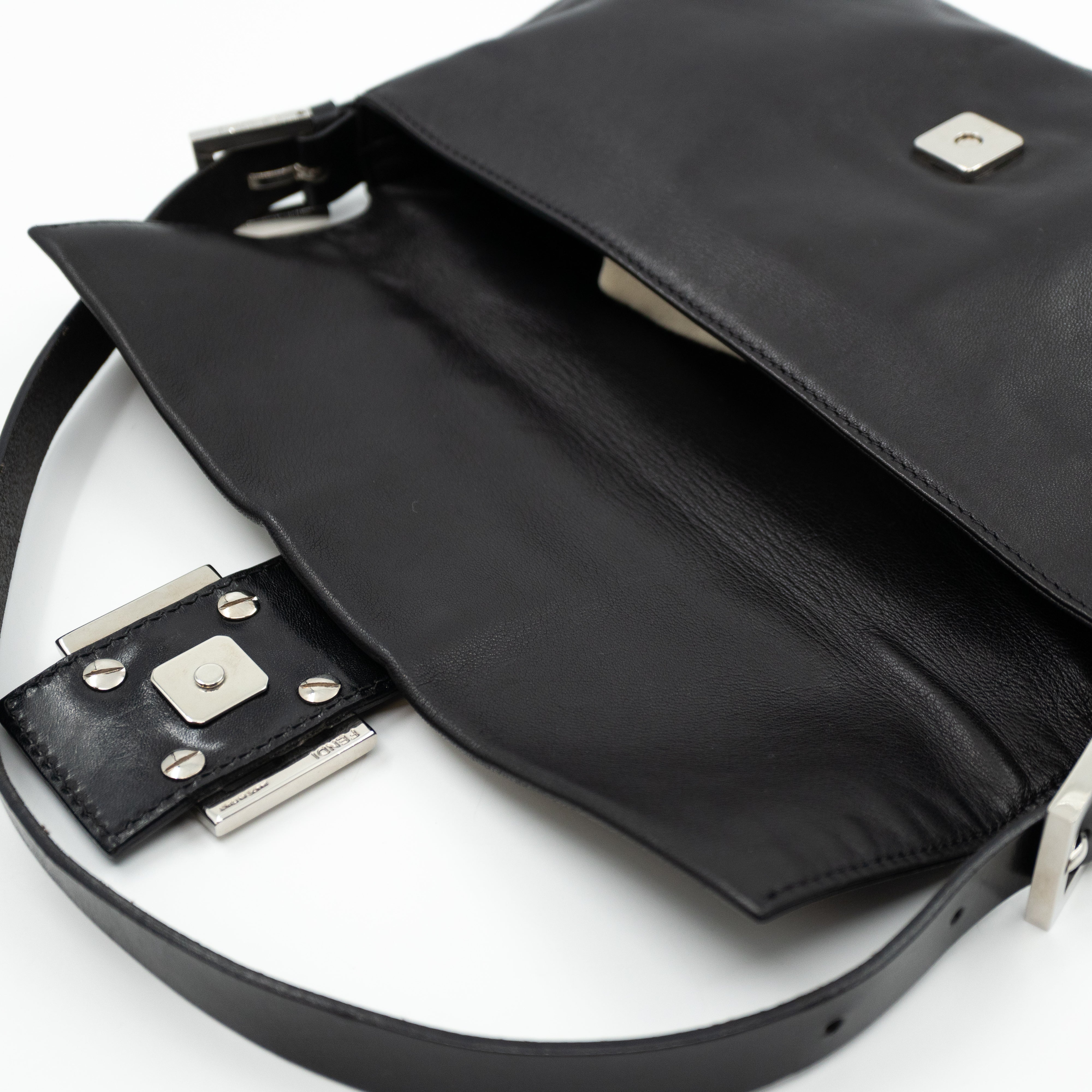 Baguette Black Leather