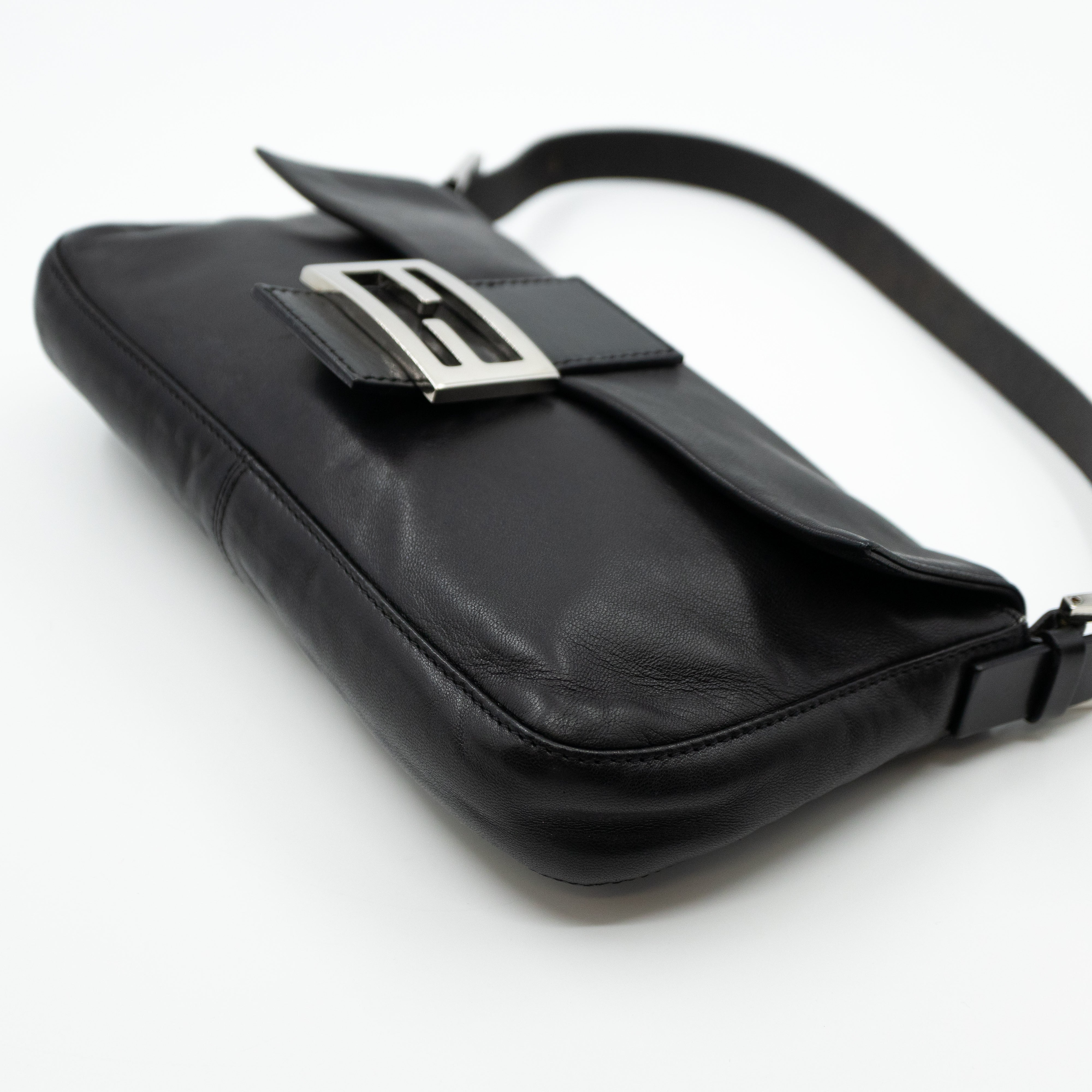 Baguette Black Leather