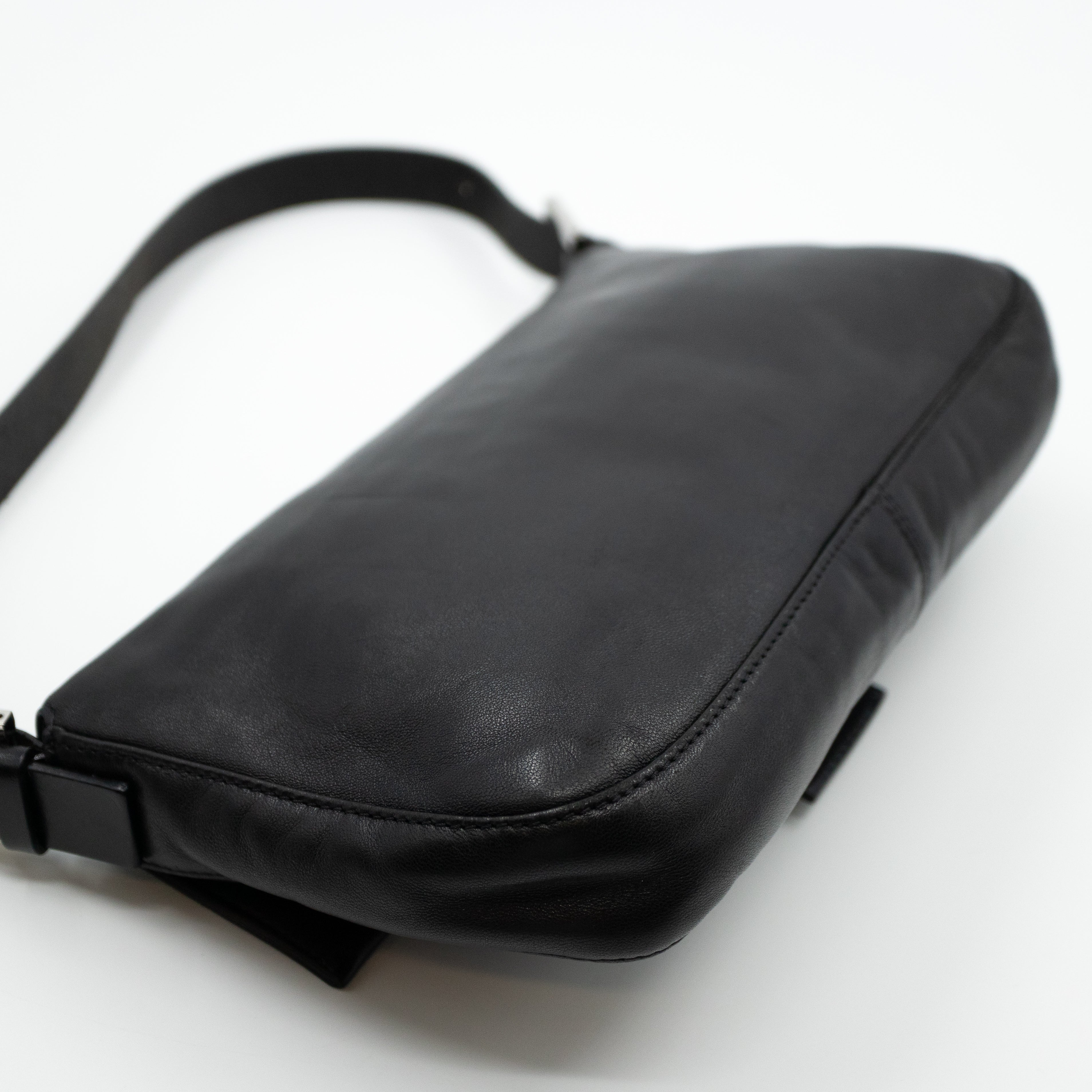 Baguette Black Leather