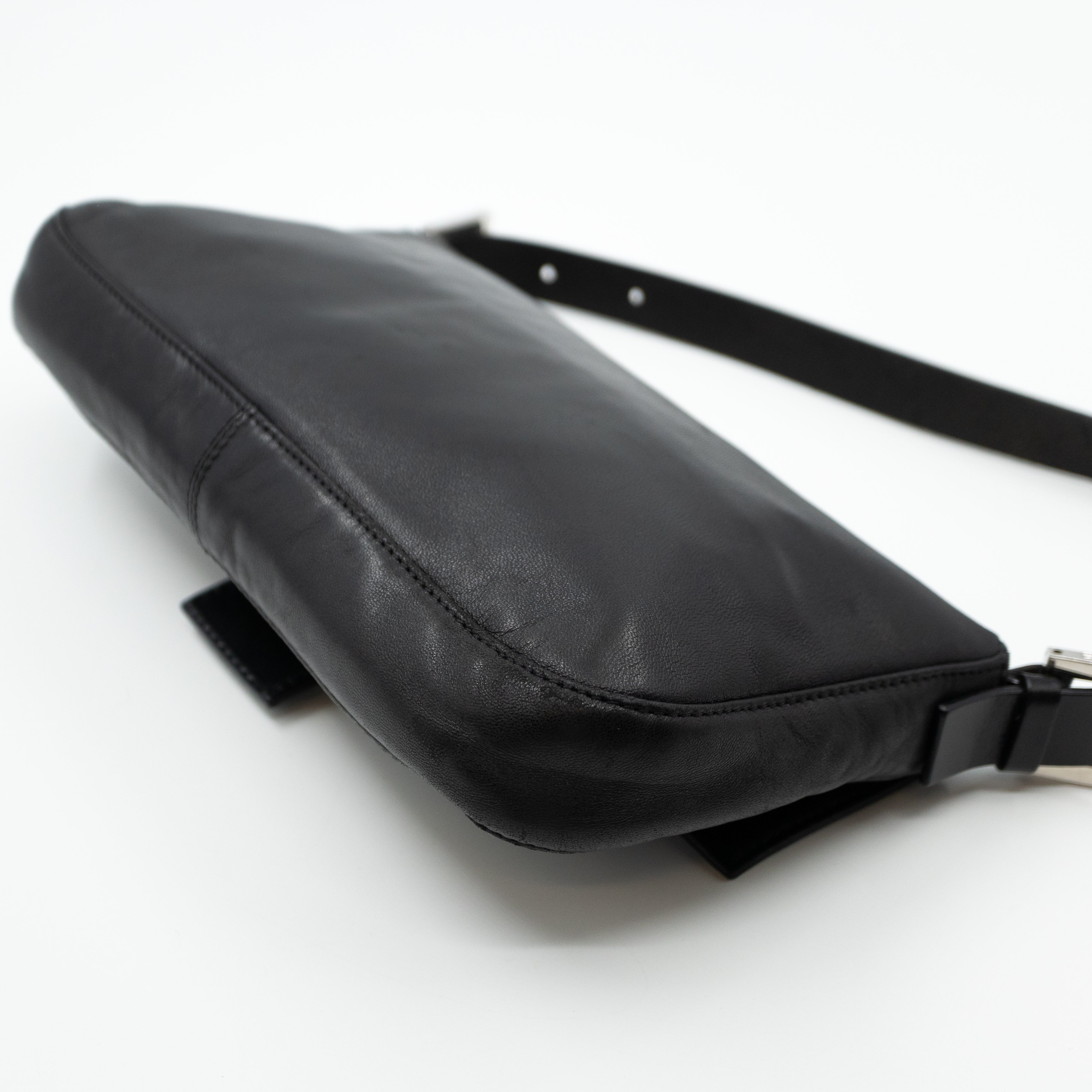 Baguette Black Leather