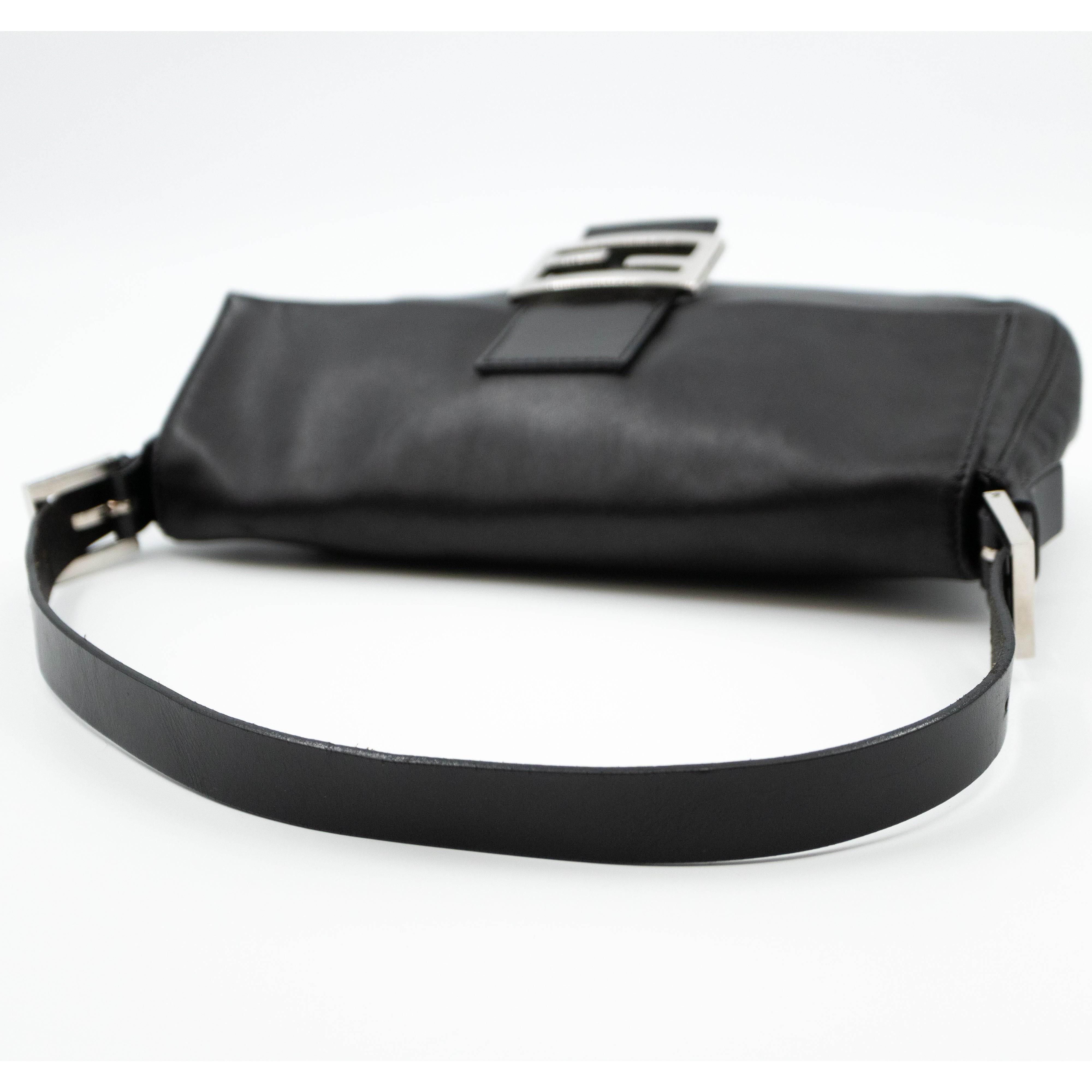 Baguette Black Leather