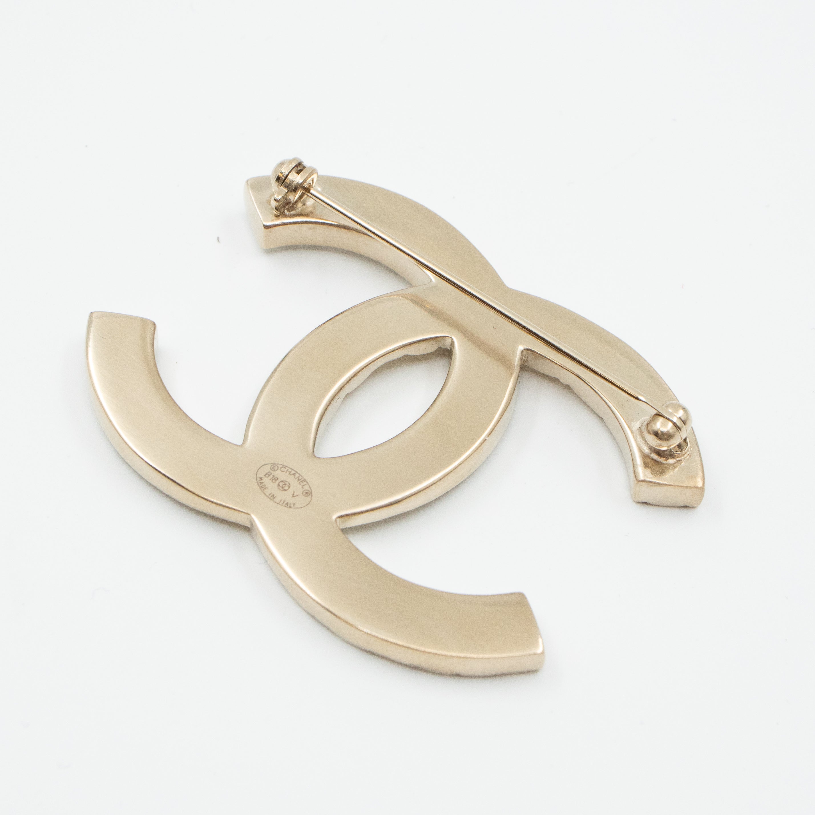 CC Brooch Crystal Light Gold