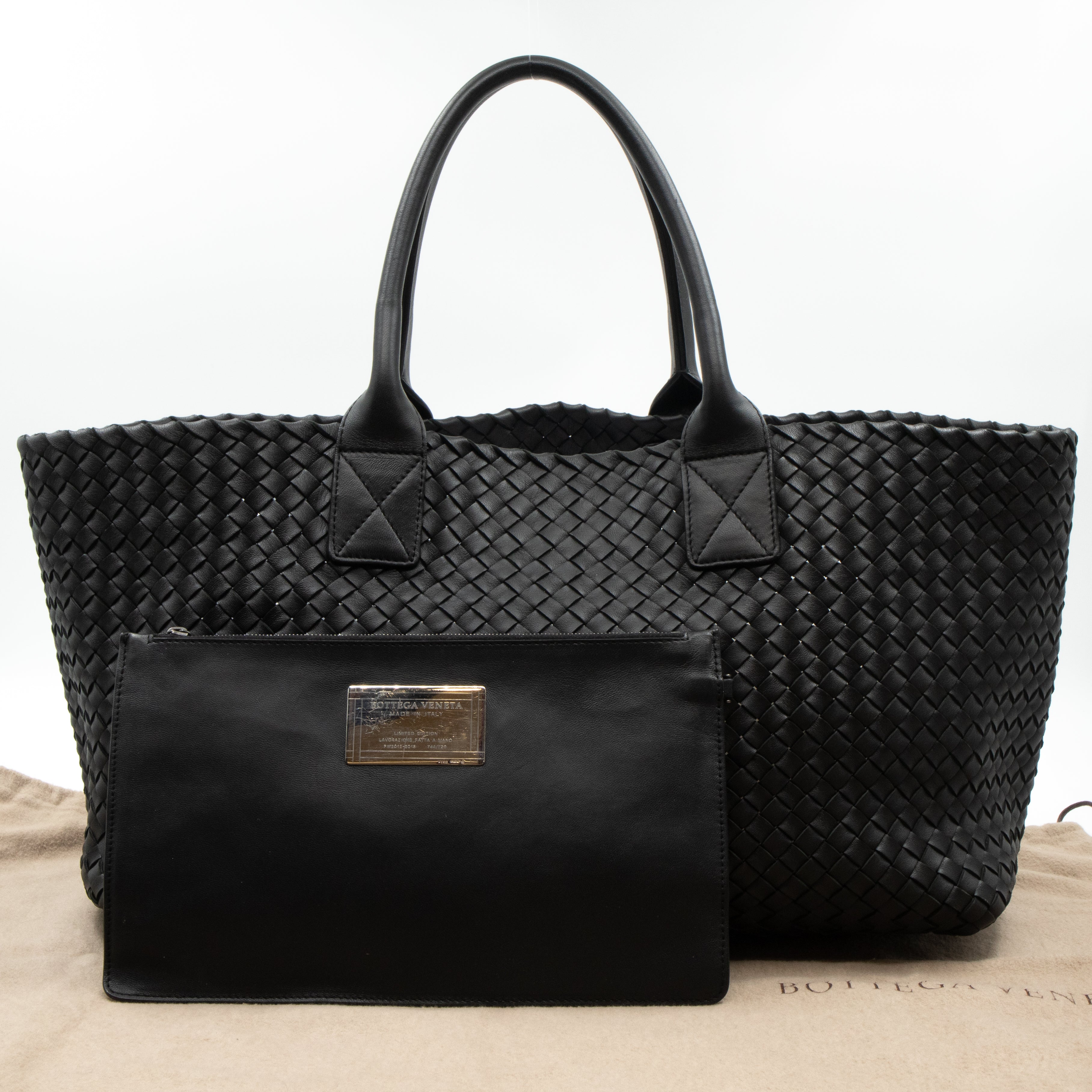 Intrecciato Cabat Tote Large Black Leather