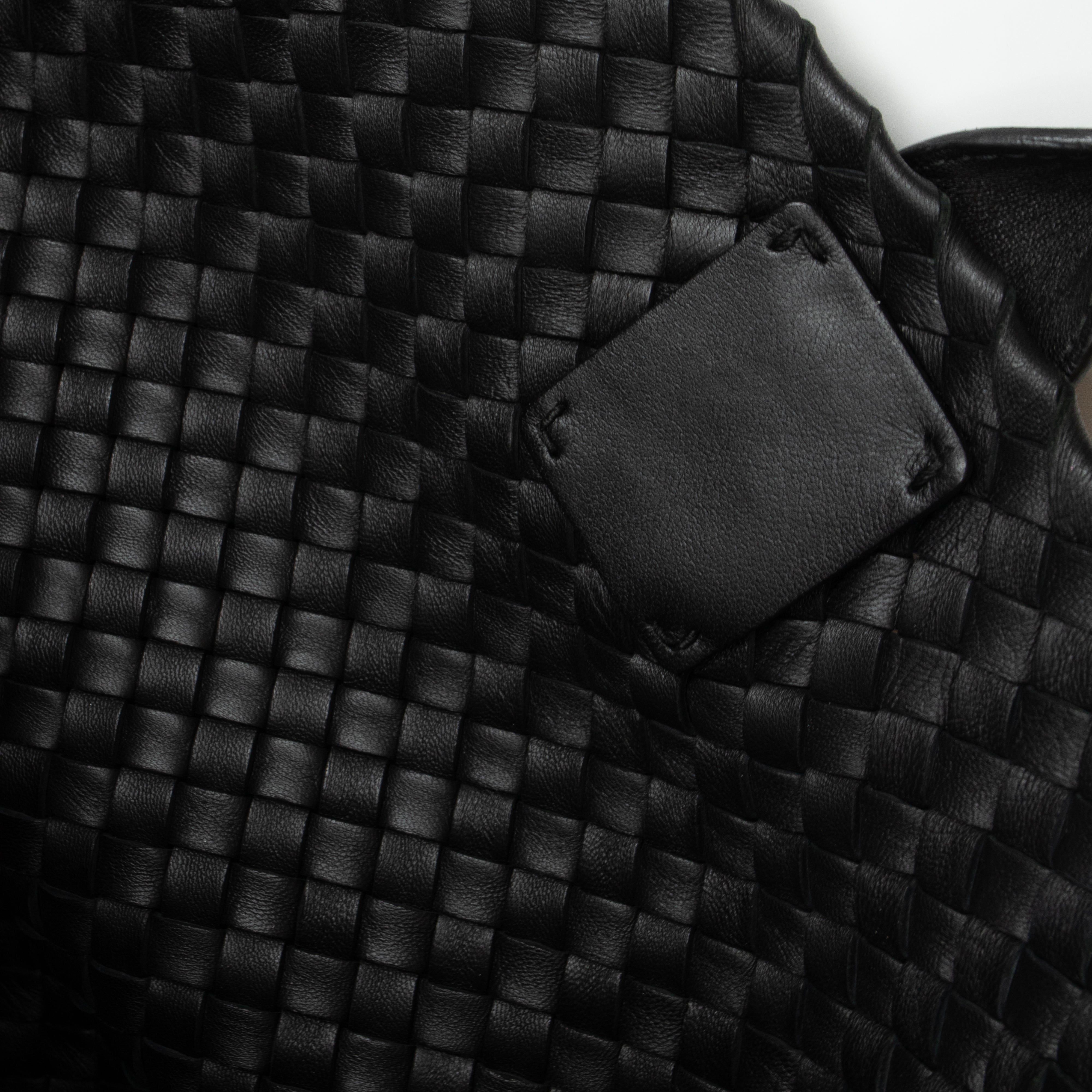 Intrecciato Cabat Tote Large Black Leather