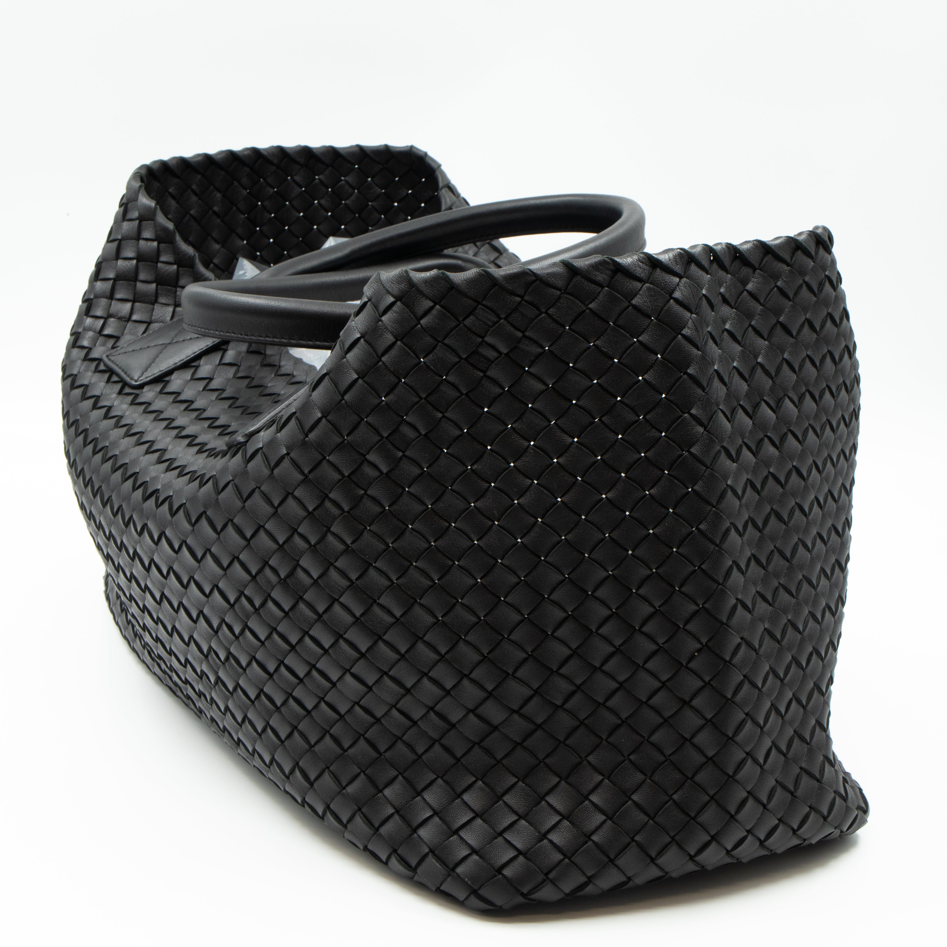 Intrecciato Cabat Tote Large Black Leather