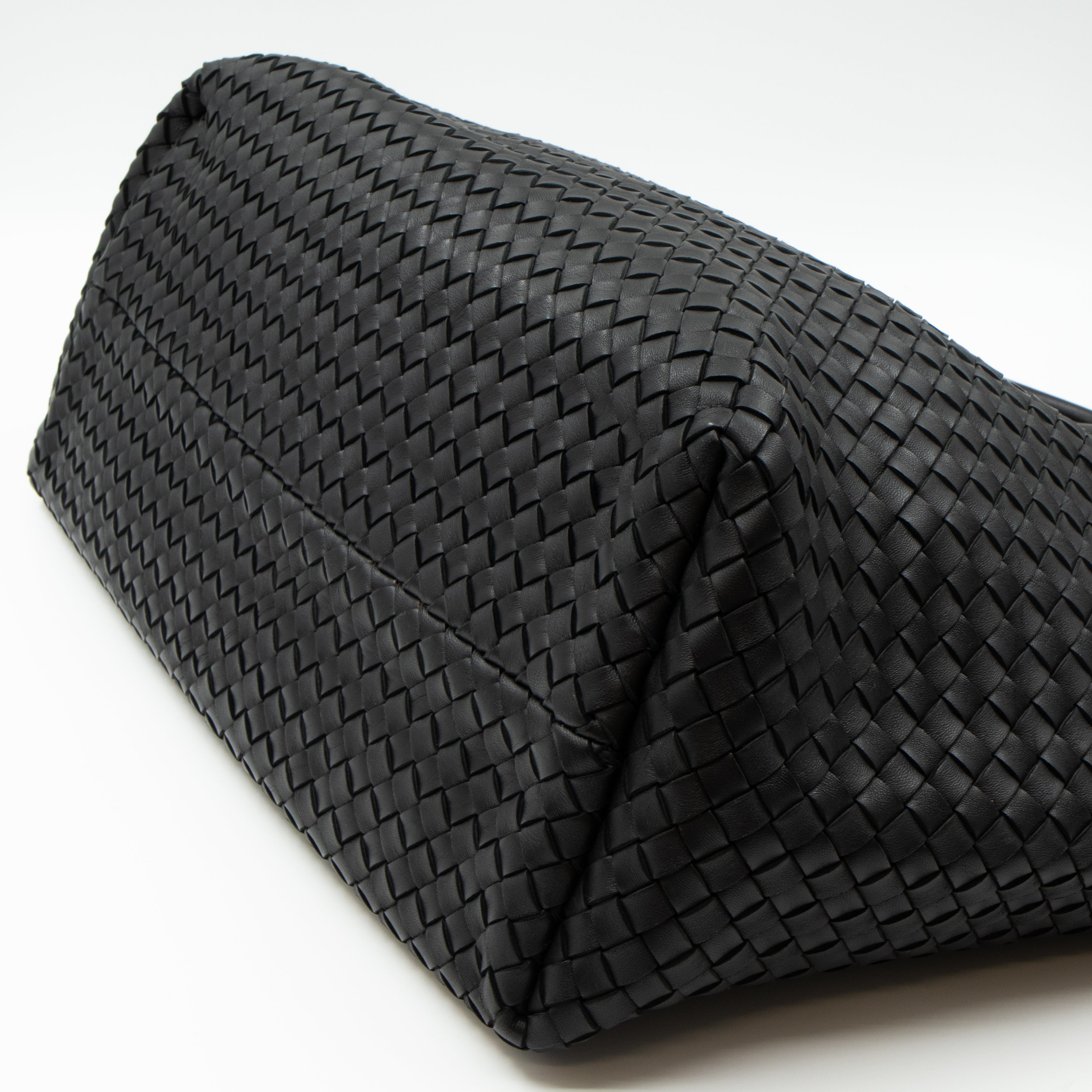 Intrecciato Cabat Tote Large Black Leather