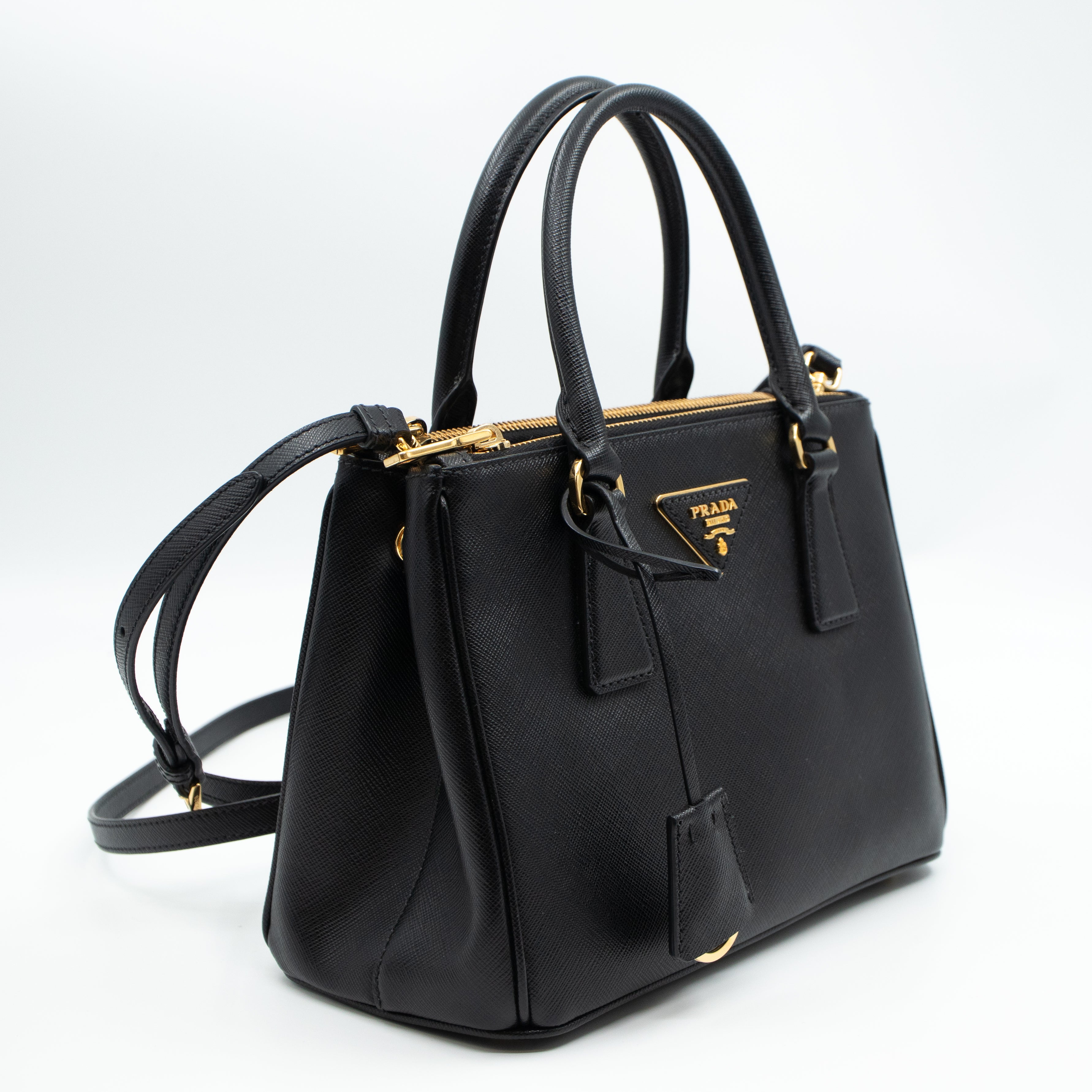Galleria Small Double Zip Black Saffiano
