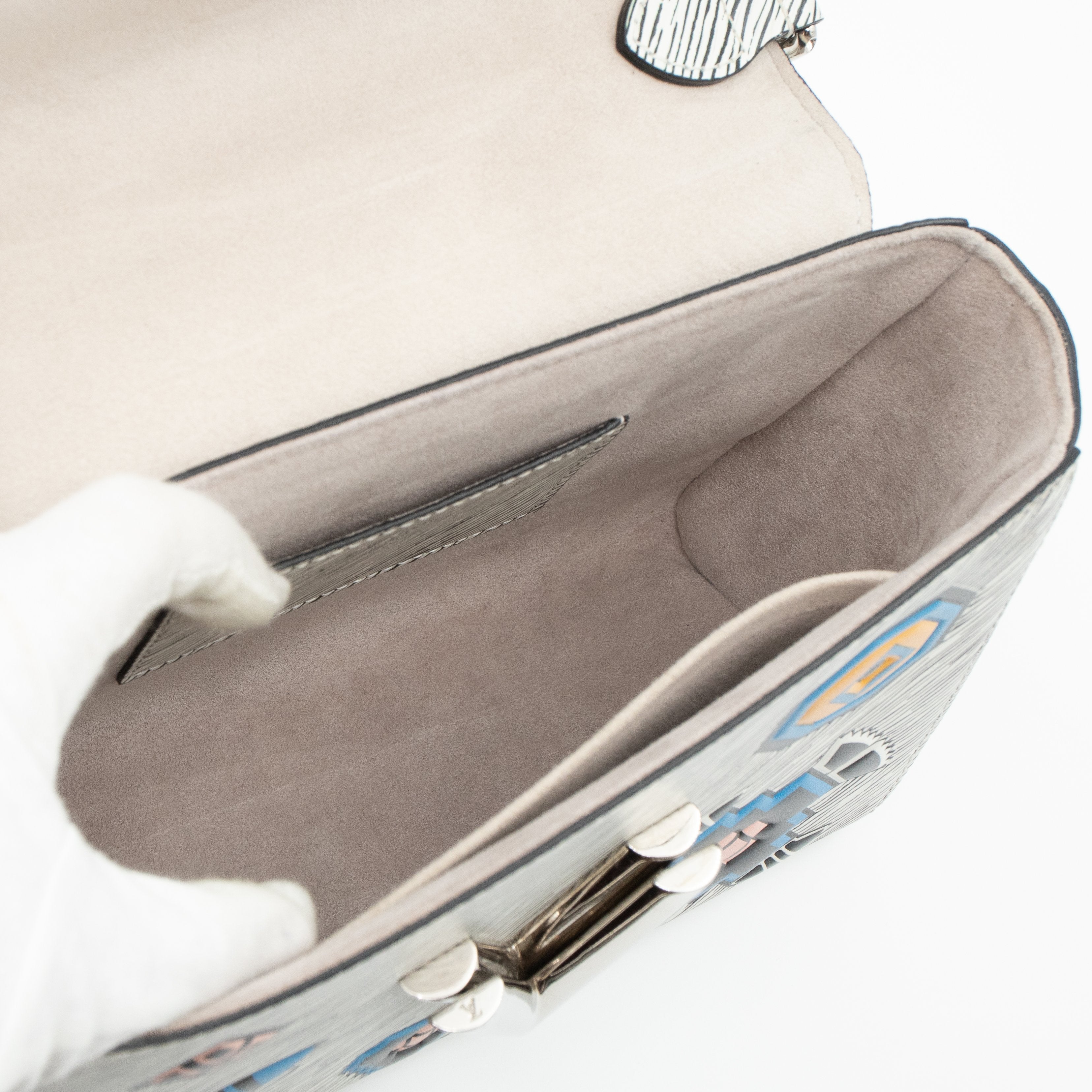 Twist MM Azteque White Epi Leather