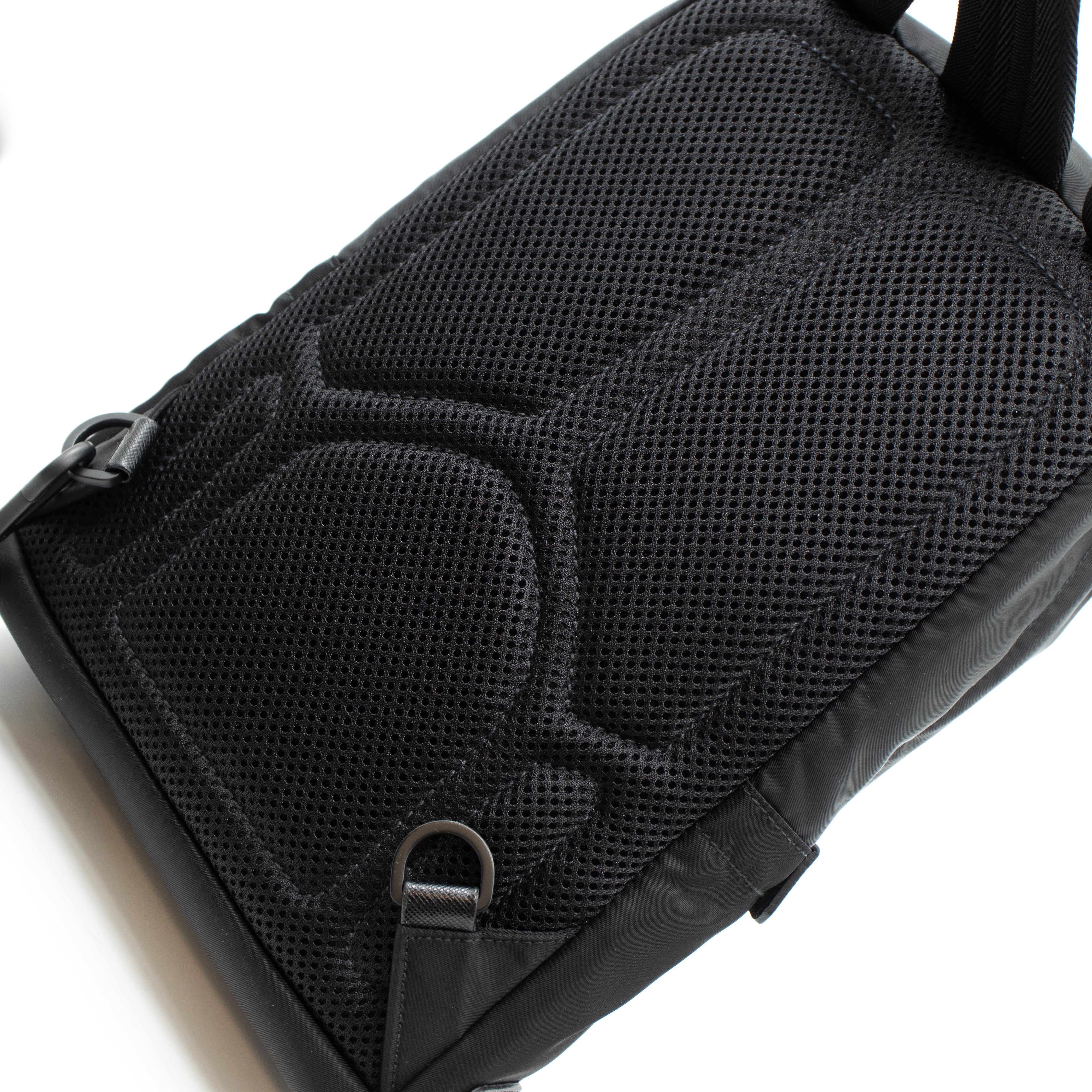 Single Strap Backpack Flame Black Nylon