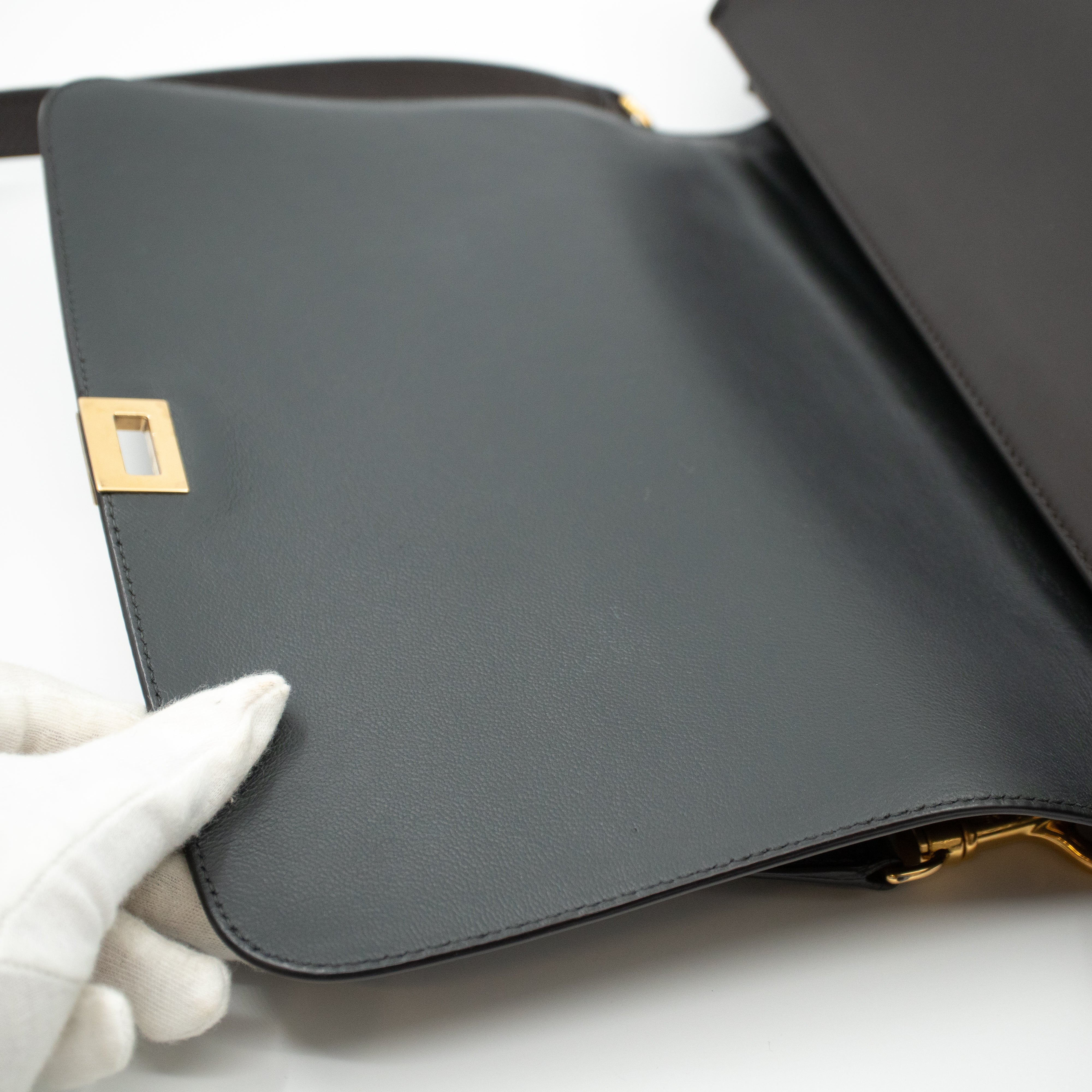 Trapeze Medium Brown & Black