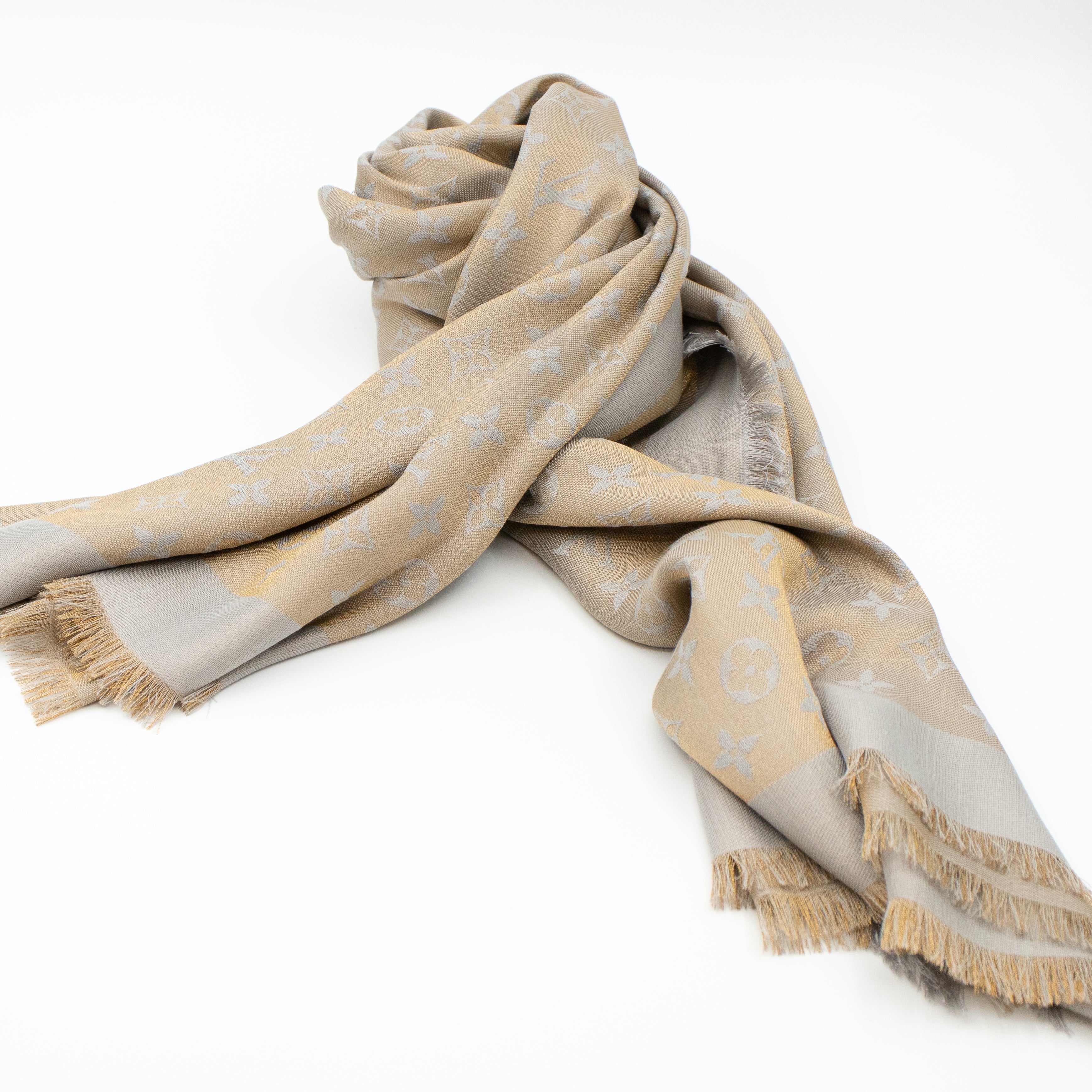 Monogram Shine Shawl Greige Gold