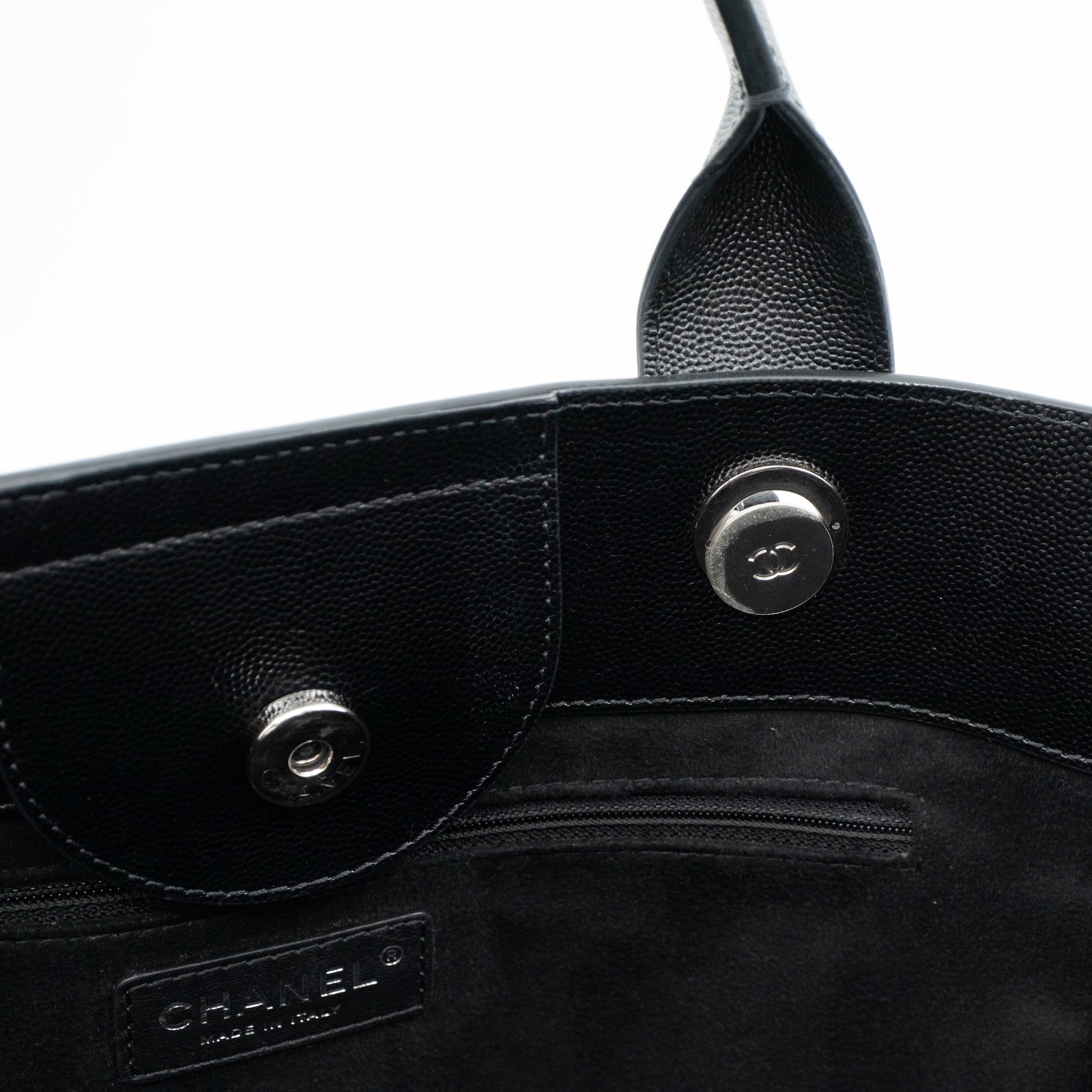 Deauville Medium Black Caviar Silver