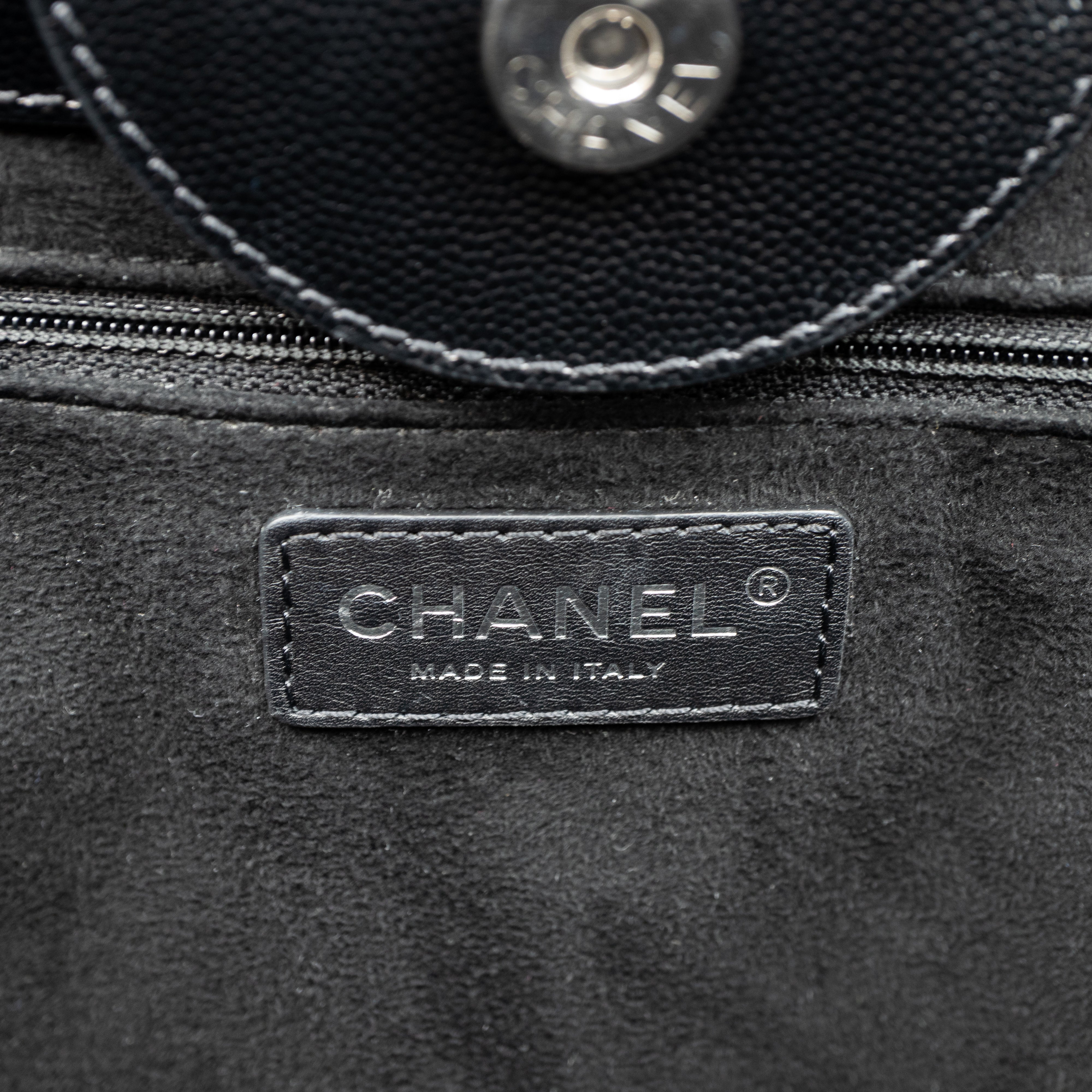 Deauville Medium Black Caviar Silver