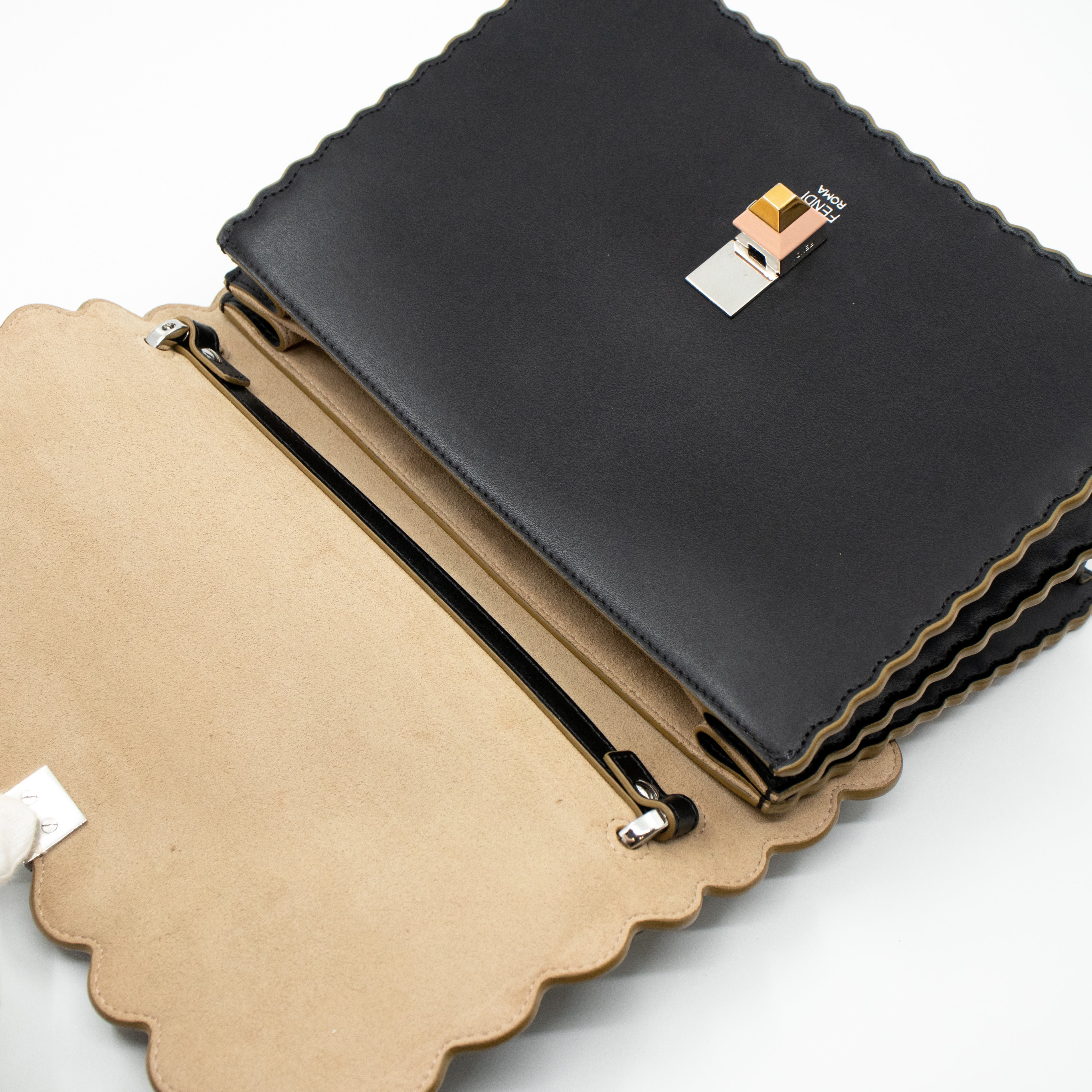 Kan I Medium Black Leather