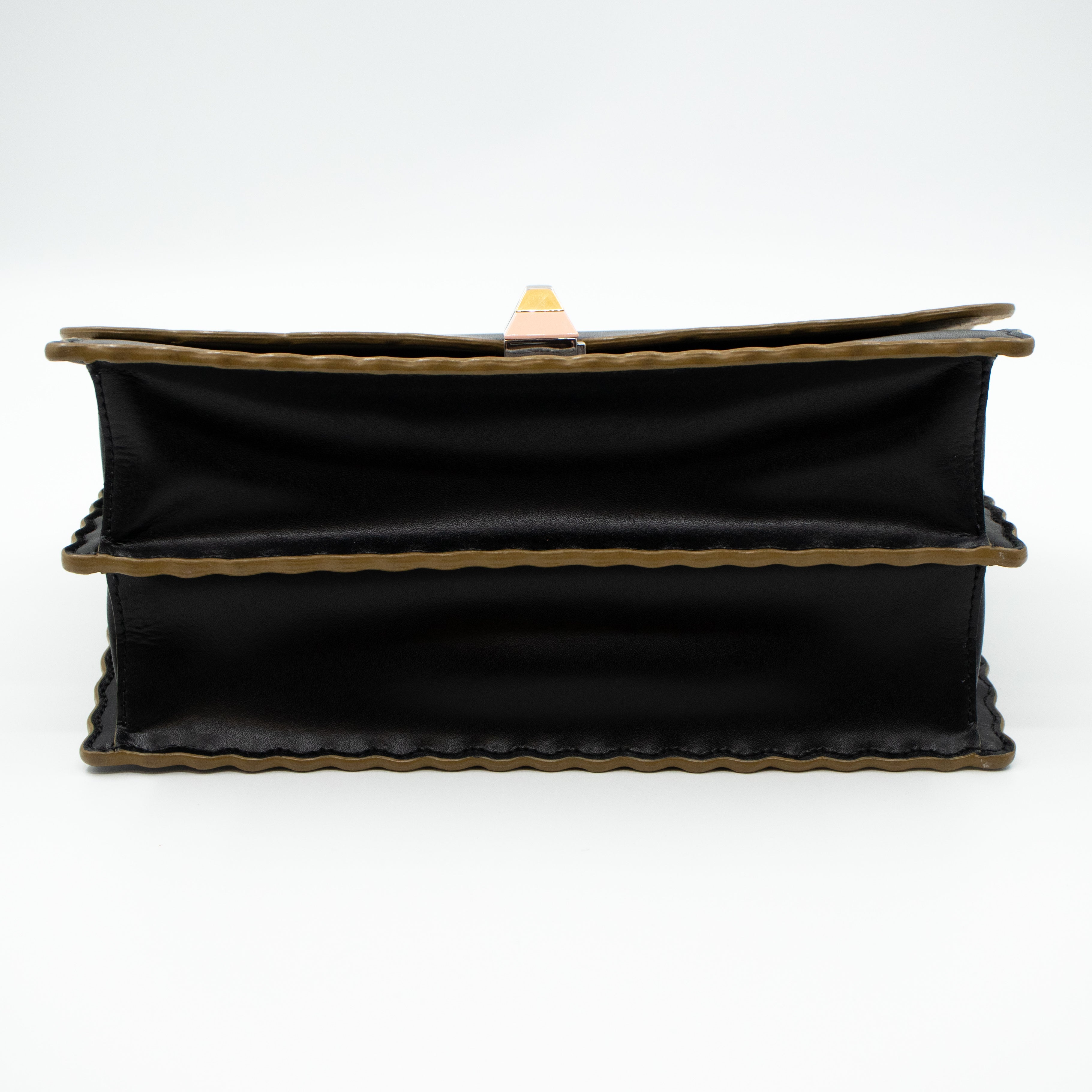 Kan I Medium Black Leather