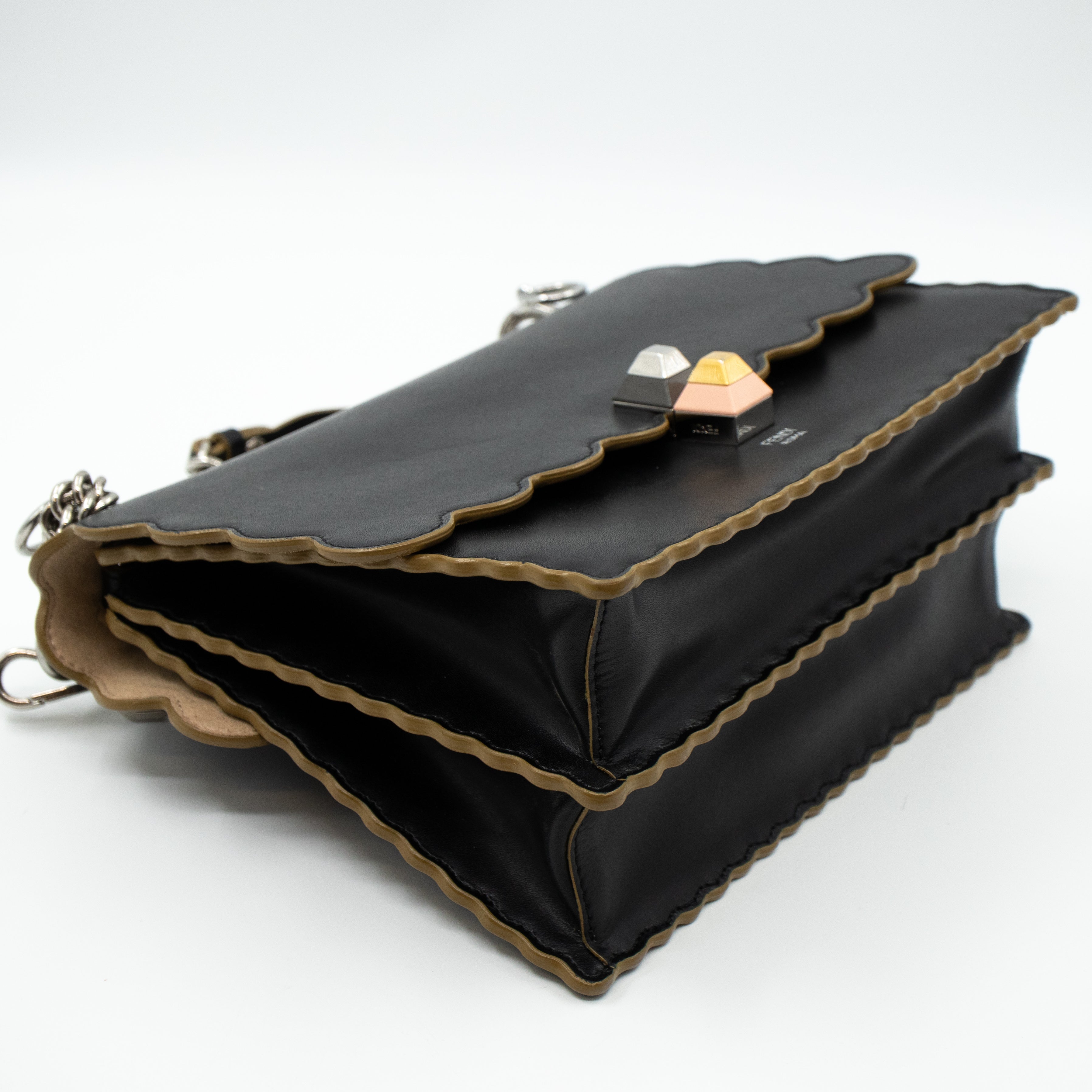 Kan I Medium Black Leather