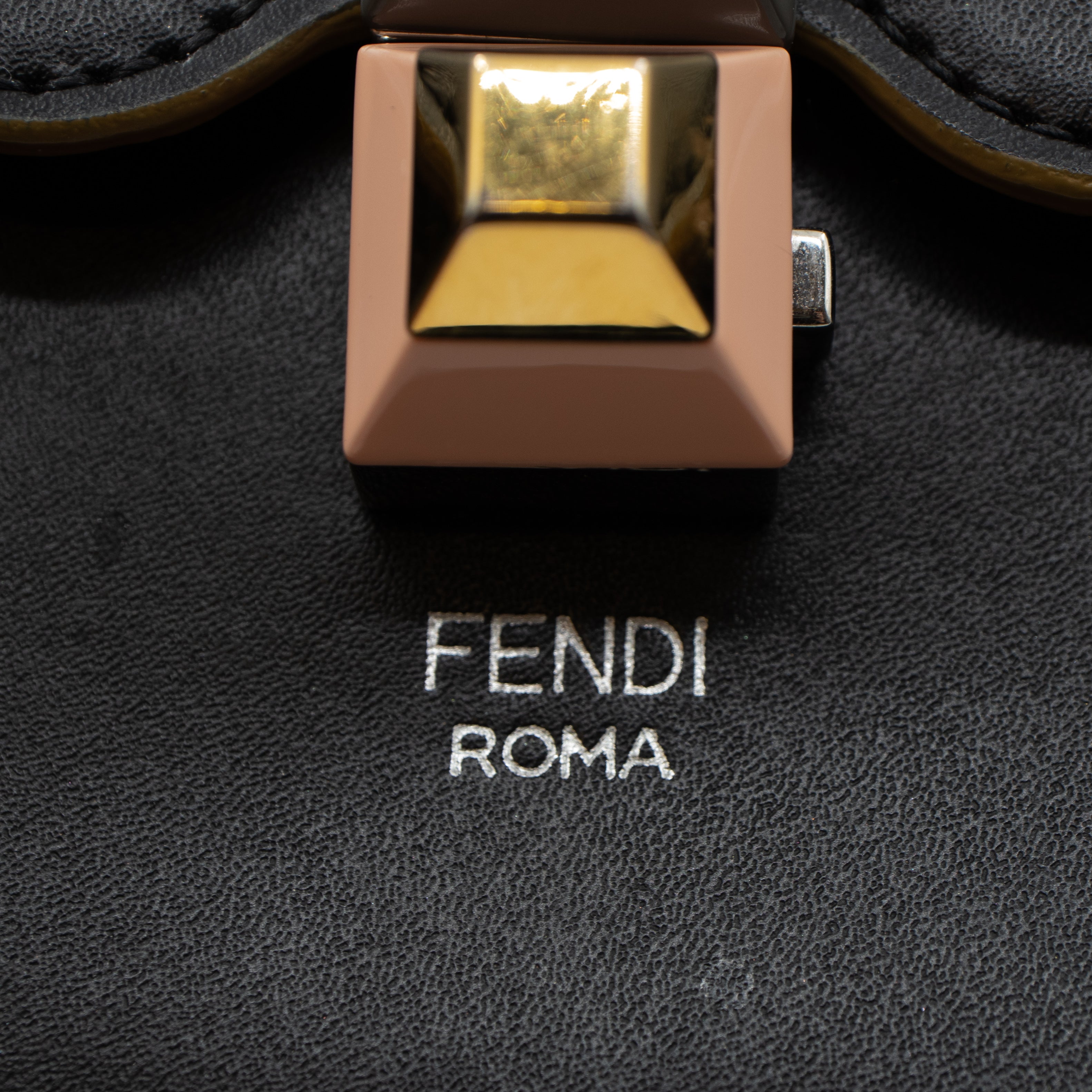 Kan I Medium Black Leather