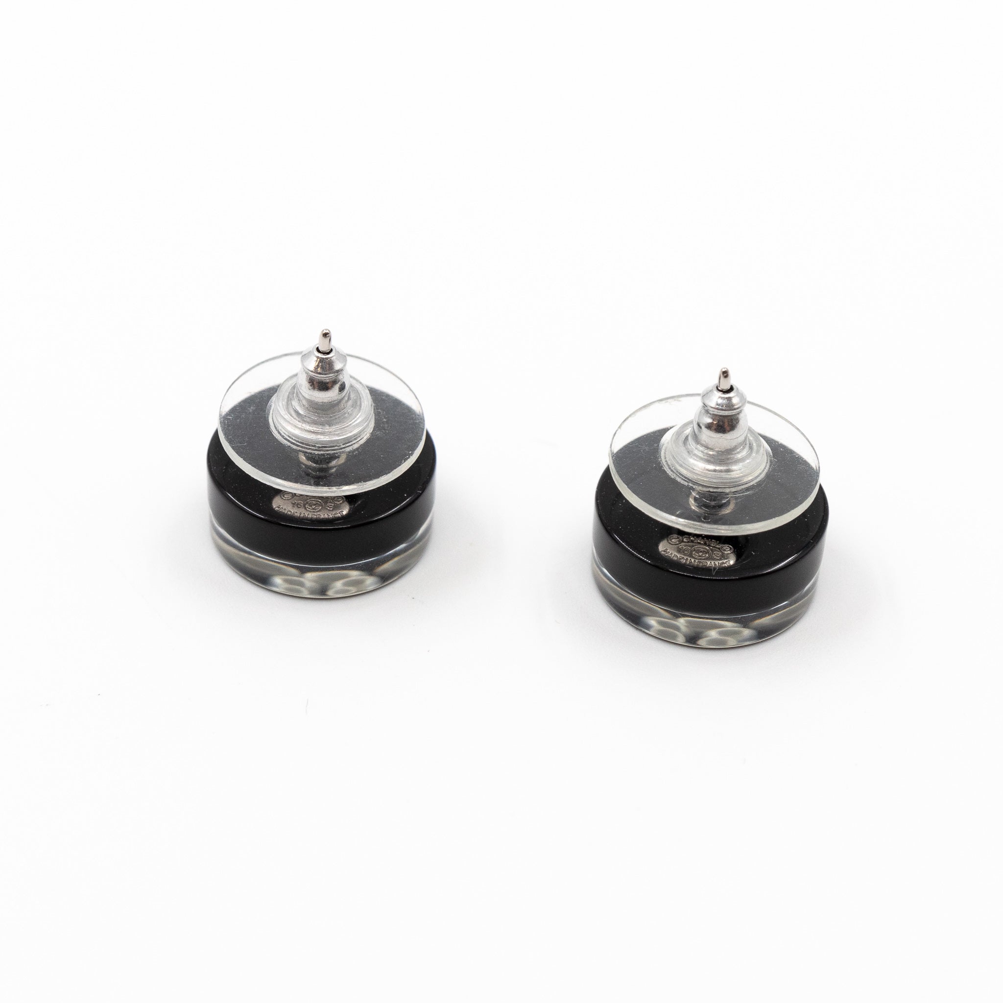 CC Round Earrings Black Pearl